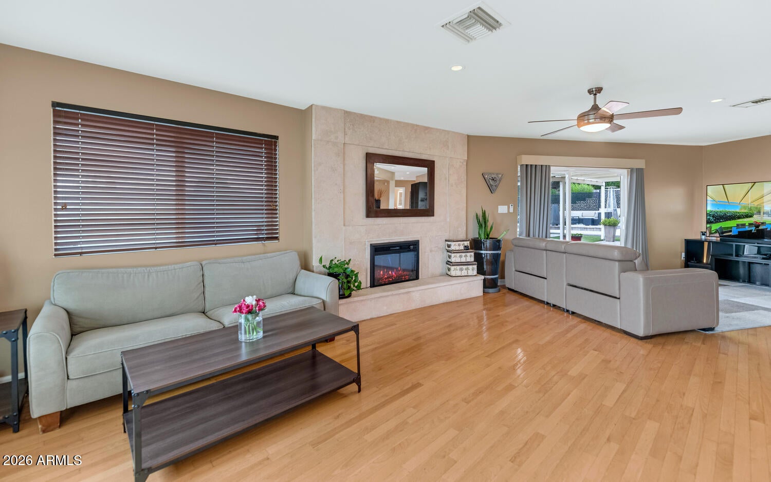 Phoenix, Arizona, 85020, United States, 2 Bedrooms Bedrooms, ,2 BathroomsBathrooms,Residential,Active,2012213