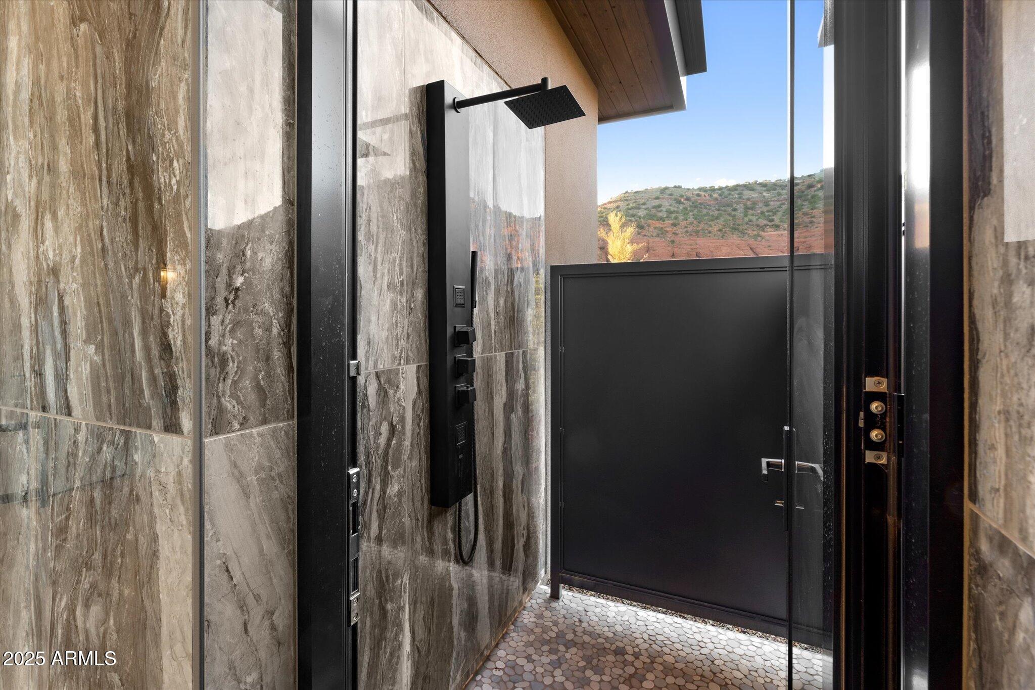 Sedona, Arizona, 86336, United States, 4 Bedrooms Bedrooms, ,4 BathroomsBathrooms,Residential,Active,1946435