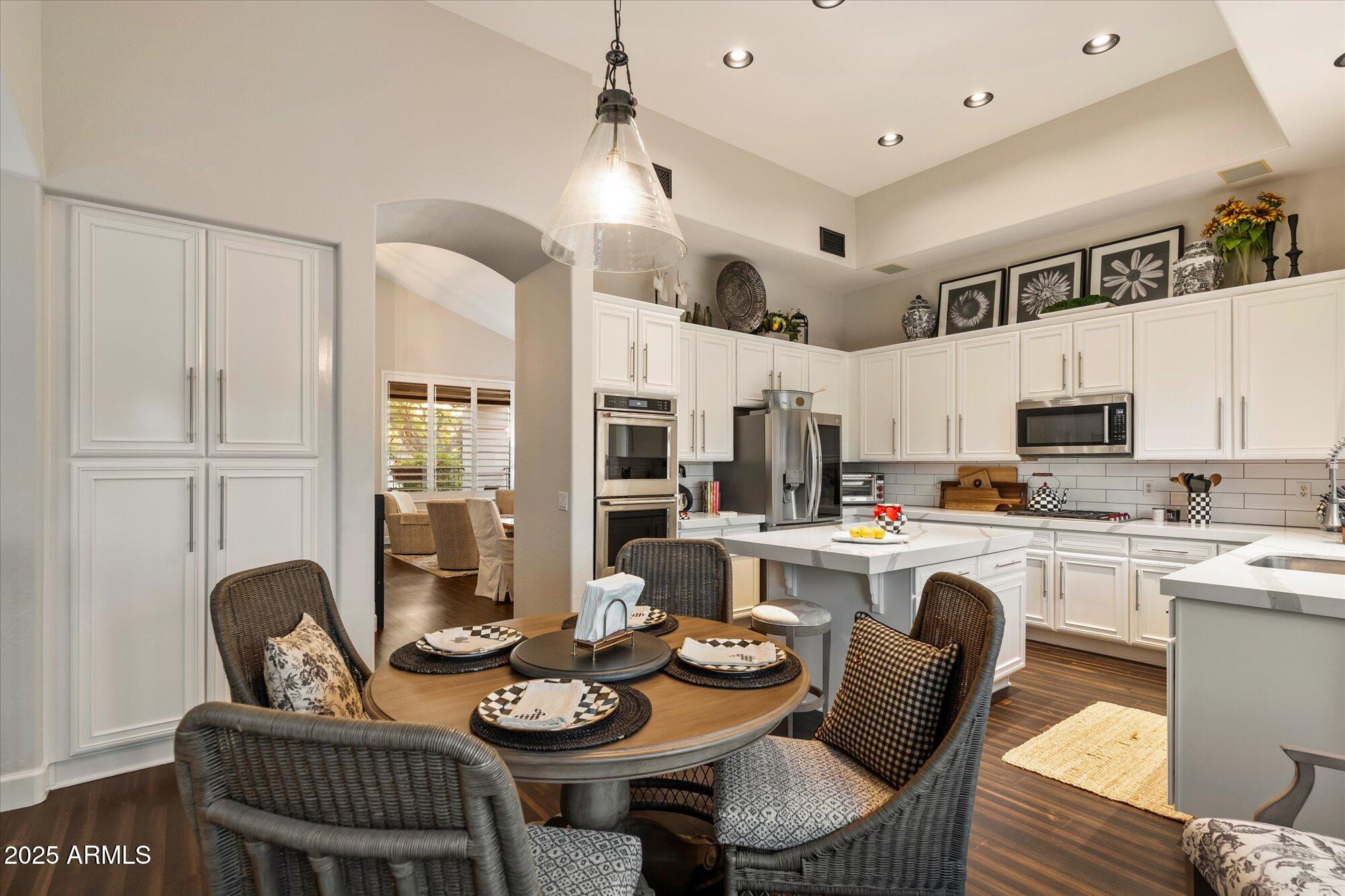 Phoenix, Arizona, 85054, United States, 4 Bedrooms Bedrooms, ,3 BathroomsBathrooms,Residential,Active,2008269