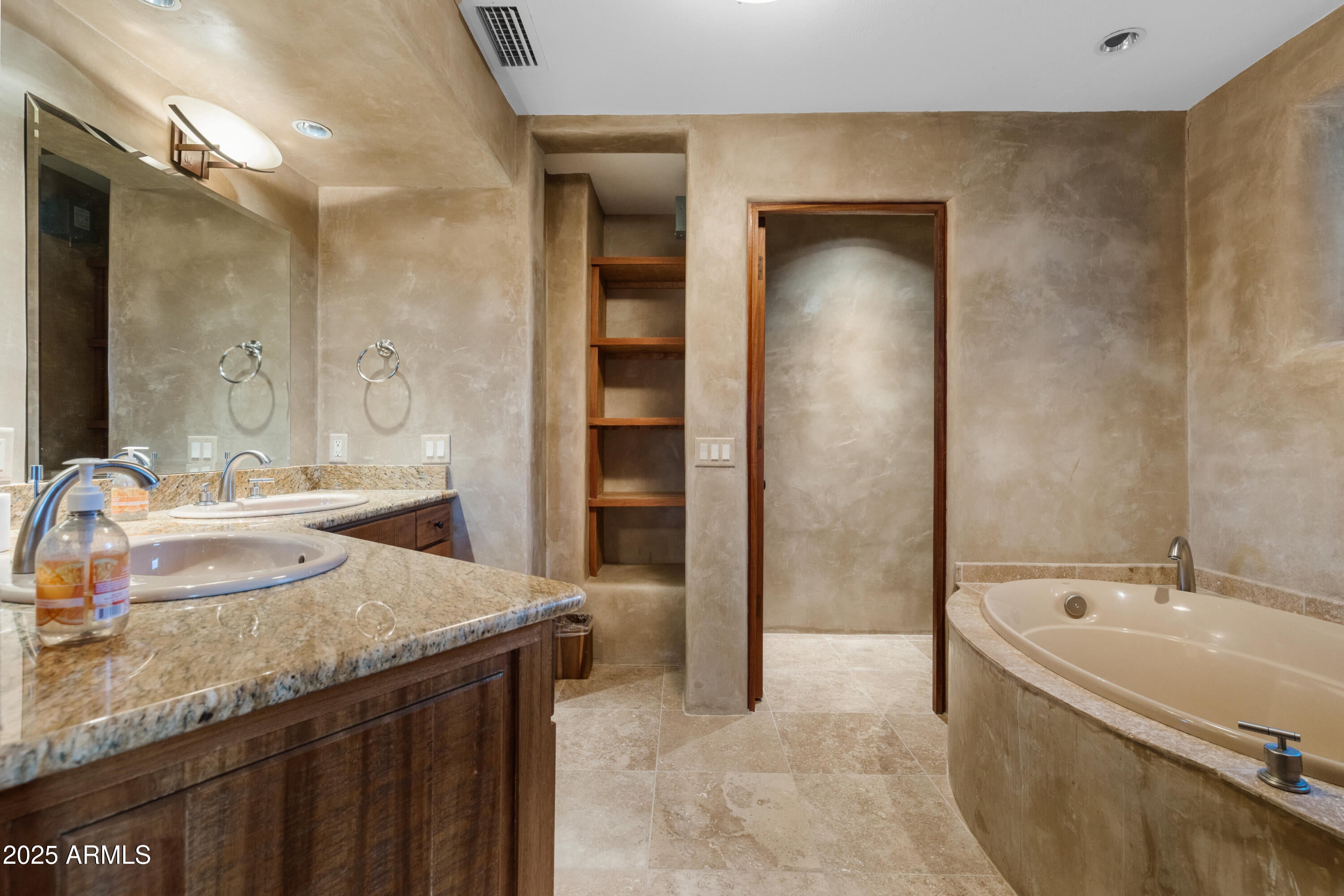 Sedona, Arizona, 86336, United States, 3 Bedrooms Bedrooms, ,6 BathroomsBathrooms,Residential,Active,1944279