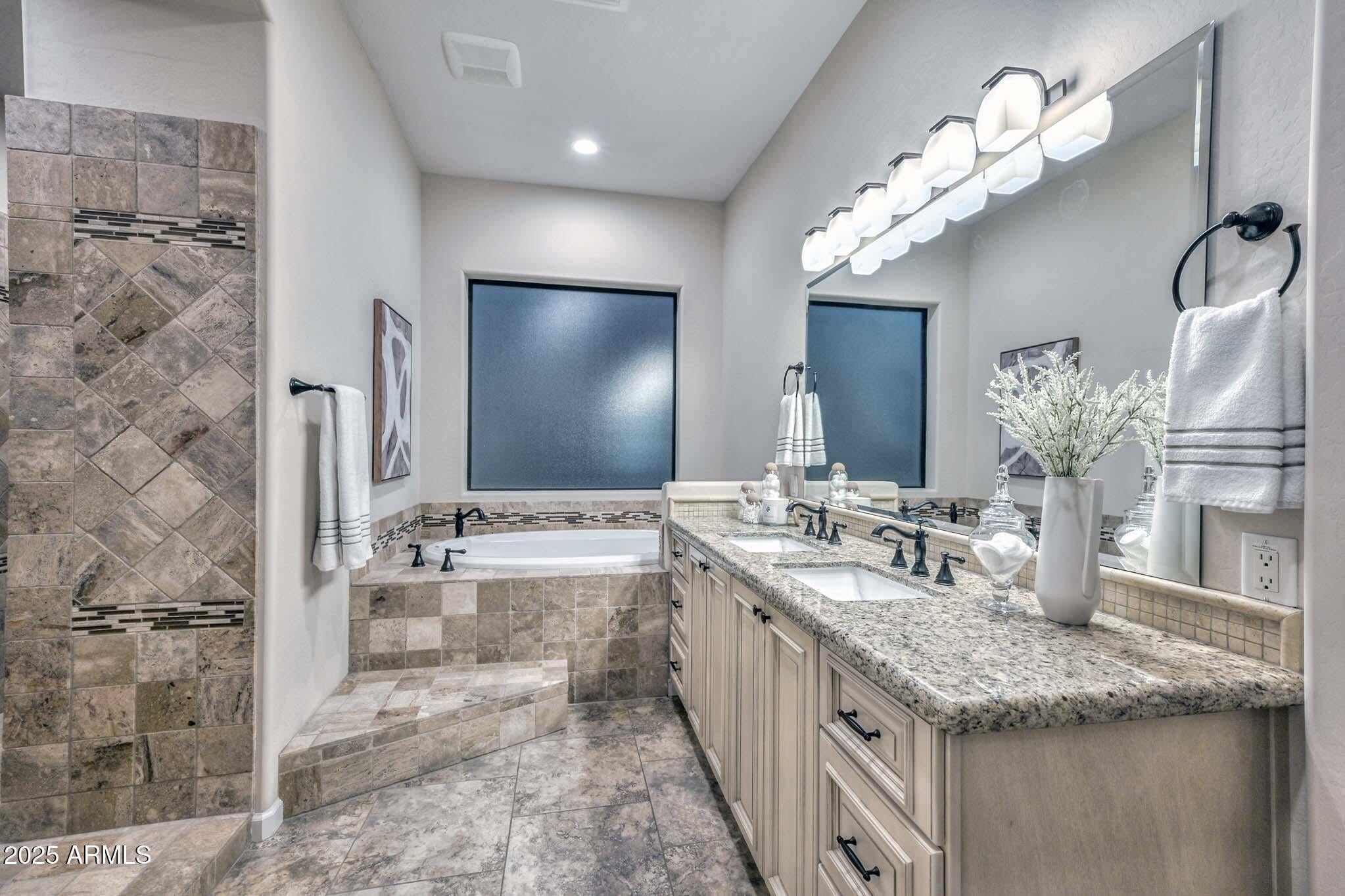 Phoenix, Arizona, 85032, United States, 5 Bedrooms Bedrooms, ,4 BathroomsBathrooms,Residential,Active,1993957