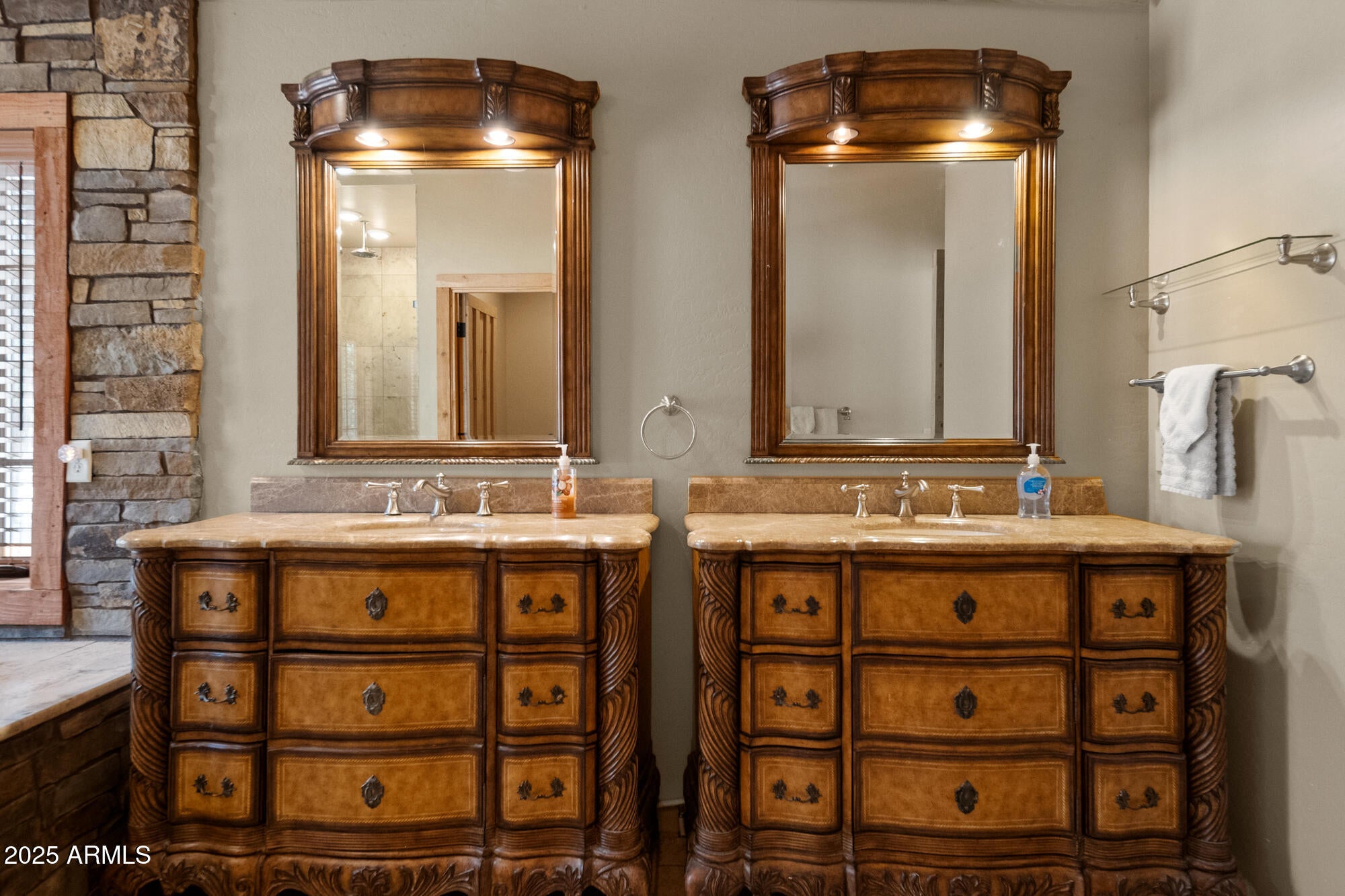 Lakeside, Arizona, 85929, United States, 8 Bedrooms Bedrooms, ,8 BathroomsBathrooms,Residential,Contingent,1996268