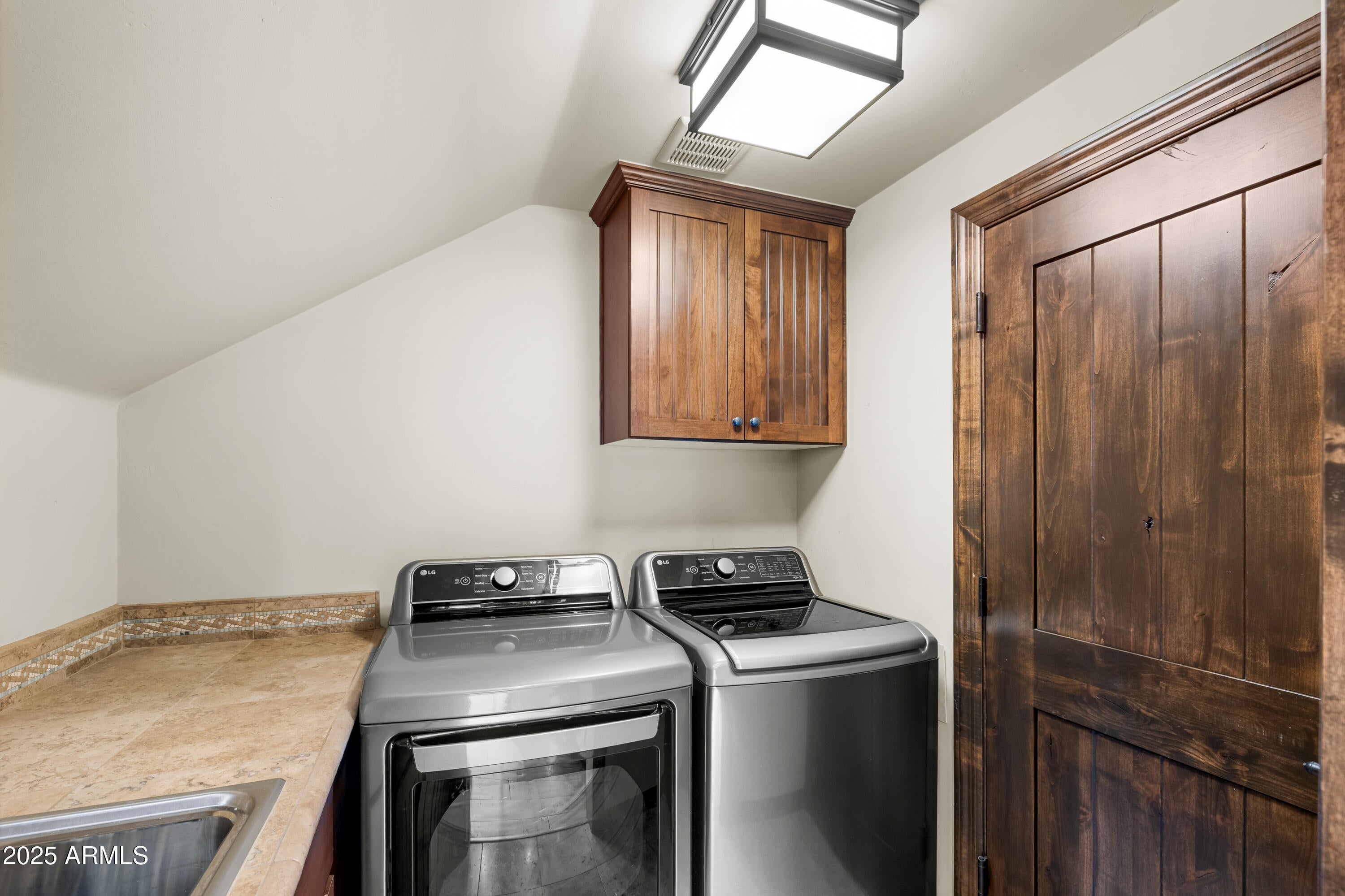 Flagstaff, Arizona, 86005, United States, 3 Bedrooms Bedrooms, ,3 BathroomsBathrooms,Residential,Active,1929679