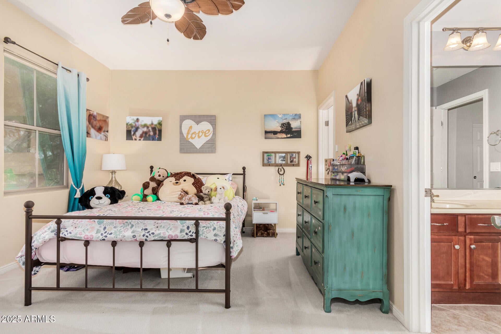 Phoenix, Arizona, 85085, United States, 5 Bedrooms Bedrooms, ,4 BathroomsBathrooms,Residential,Active,1959961