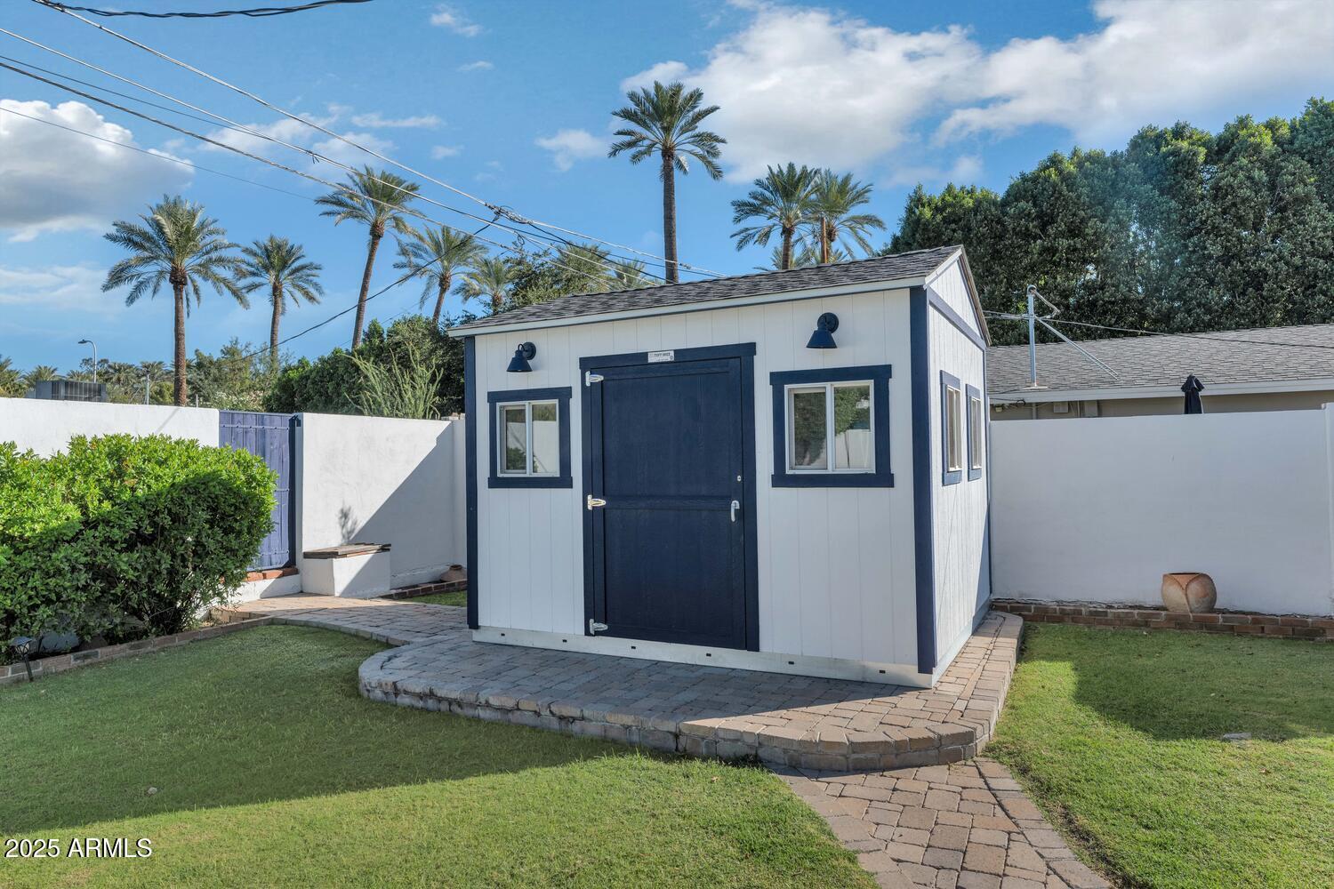 Phoenix, Arizona, 85018, United States, 4 Bedrooms Bedrooms, ,3 BathroomsBathrooms,Residential,Active,1990035