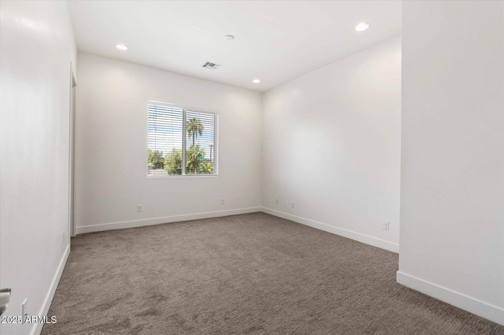Phoenix, Arizona, 85021, United States, 4 Bedrooms Bedrooms, ,5 BathroomsBathrooms,Residential,Active,1929685