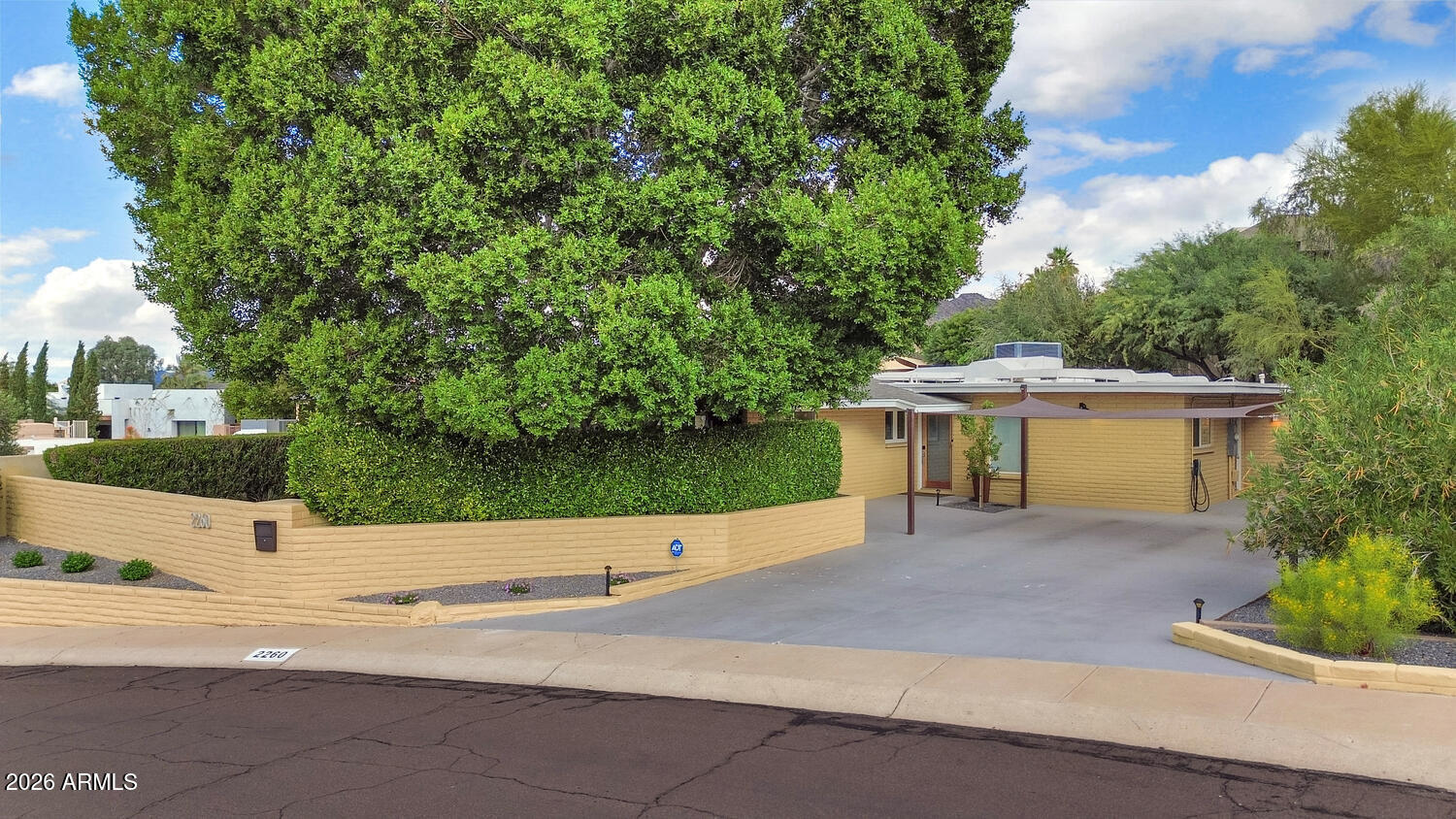 Phoenix, Arizona, 85020, United States, 2 Bedrooms Bedrooms, ,2 BathroomsBathrooms,Residential,Active,2012213