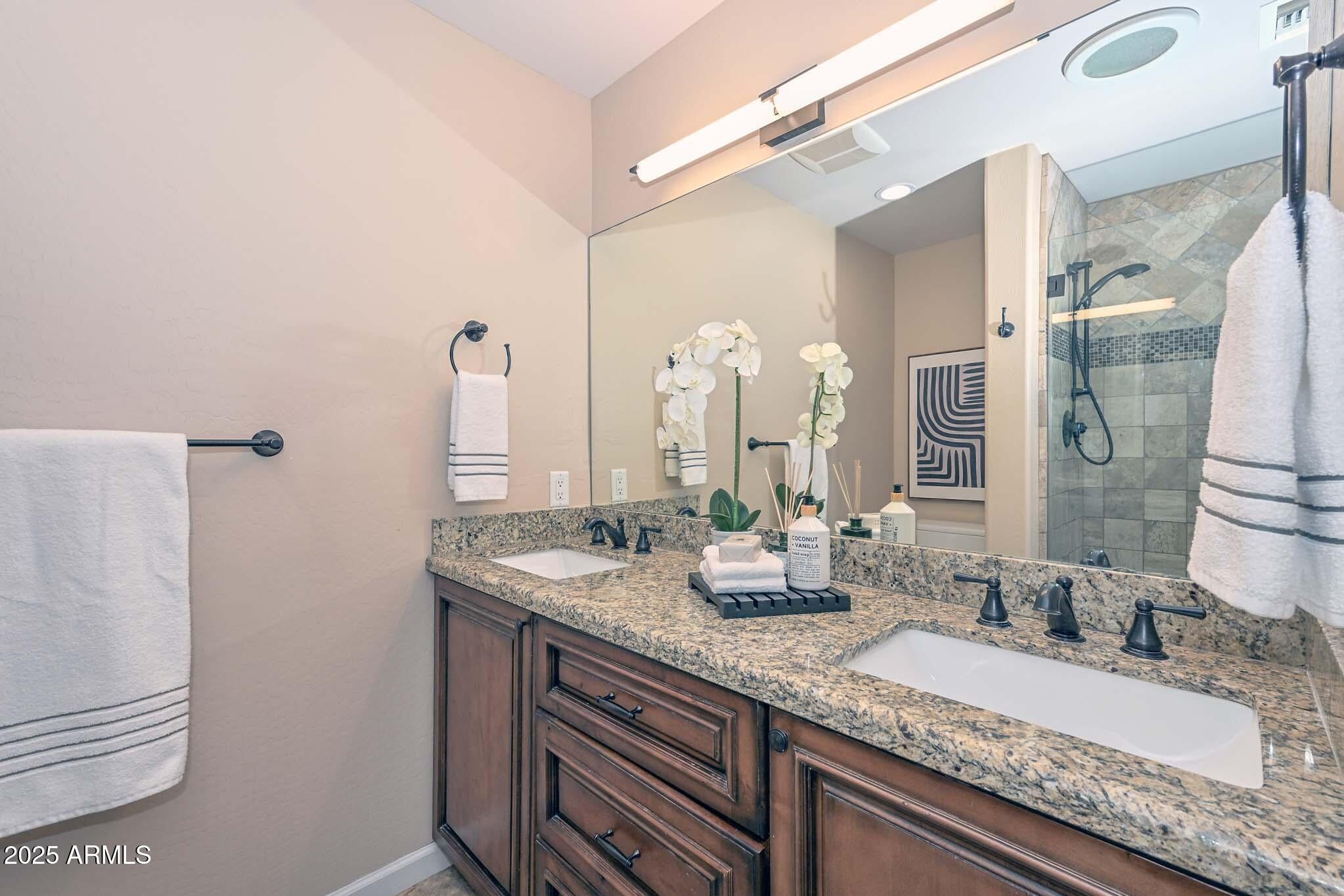 Phoenix, Arizona, 85032, United States, 5 Bedrooms Bedrooms, ,4 BathroomsBathrooms,Residential,Active,1993957