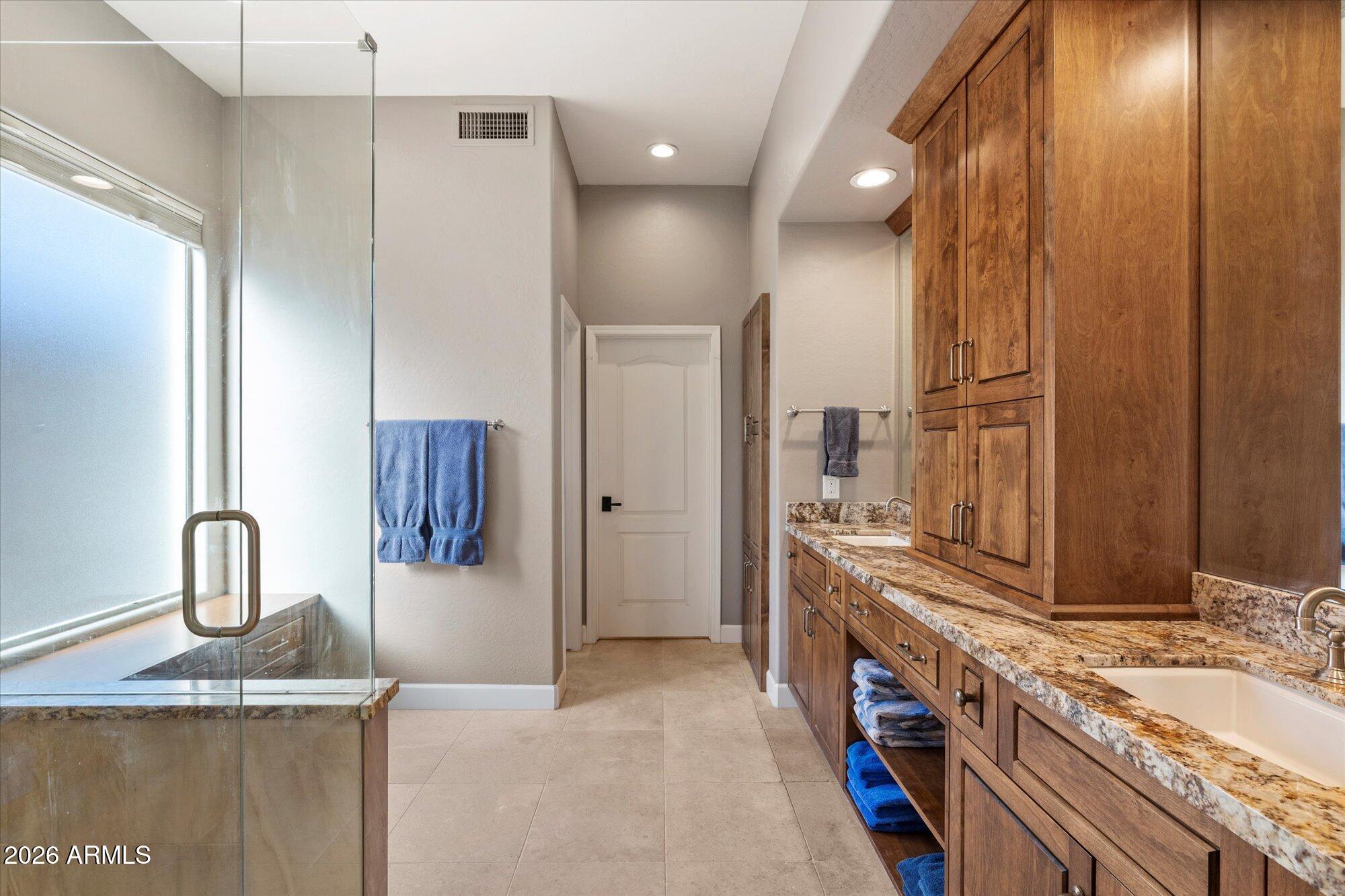 Scottsdale, Arizona, 85266, United States, 2 Bedrooms Bedrooms, ,2 BathroomsBathrooms,Residential,Contingent,2010166