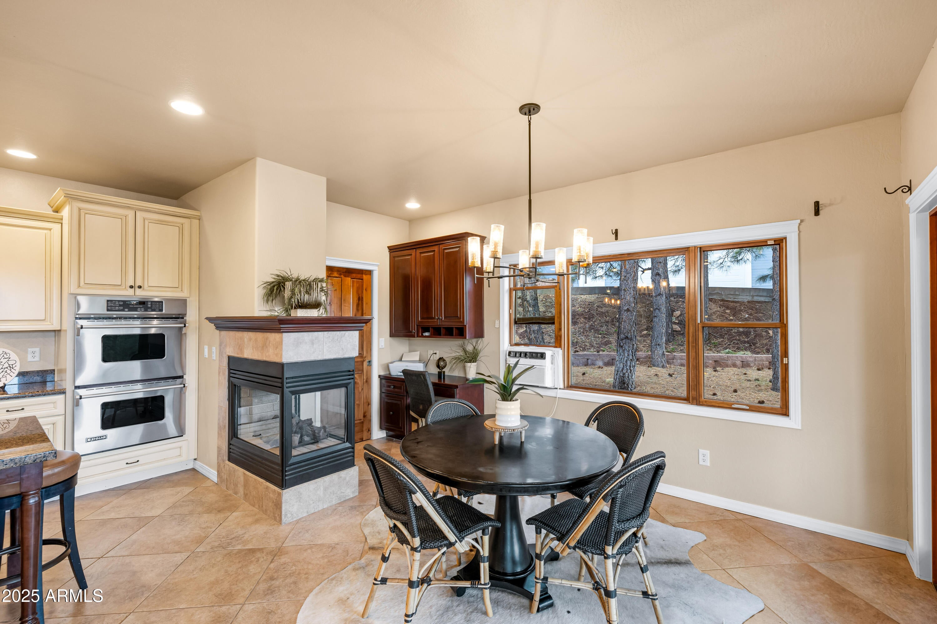 Flagstaff, Arizona, 86004, United States, 5 Bedrooms Bedrooms, ,5 BathroomsBathrooms,Residential,Active,1834471