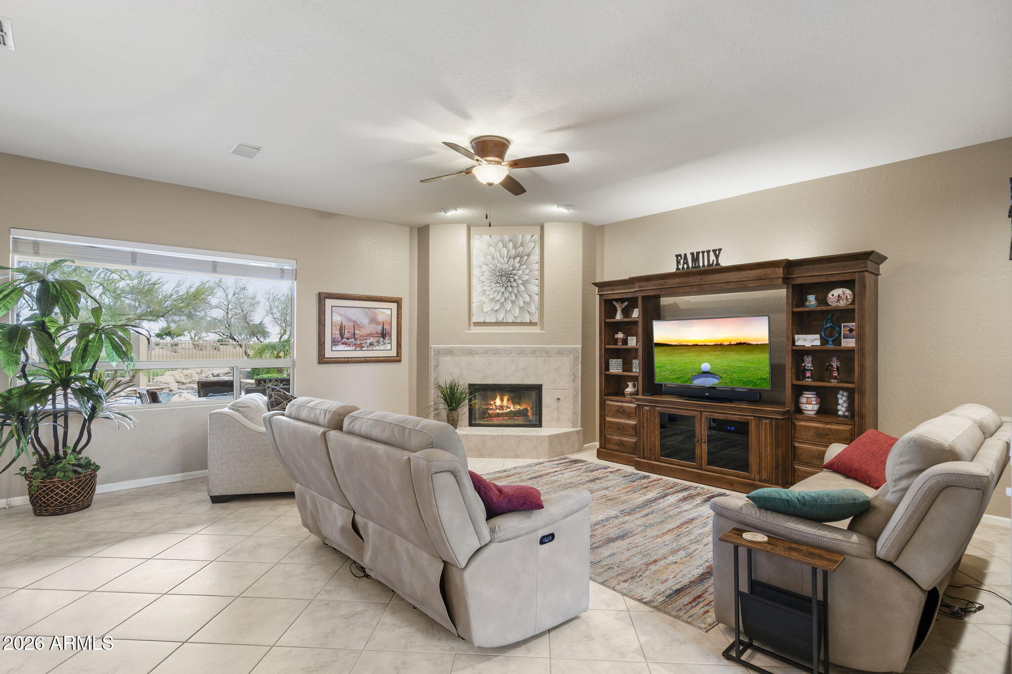 Phoenix, Arizona, 85054, United States, 3 Bedrooms Bedrooms, ,2 BathroomsBathrooms,Residential,Active,2013936