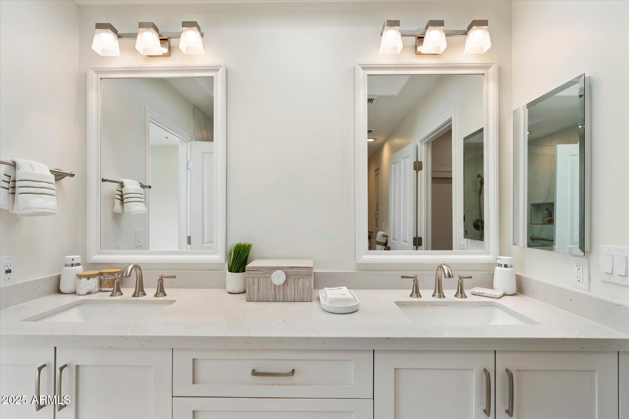 Scottsdale, Arizona, 85250, United States, 4 Bedrooms Bedrooms, ,3 BathroomsBathrooms,Residential,Active,2007185