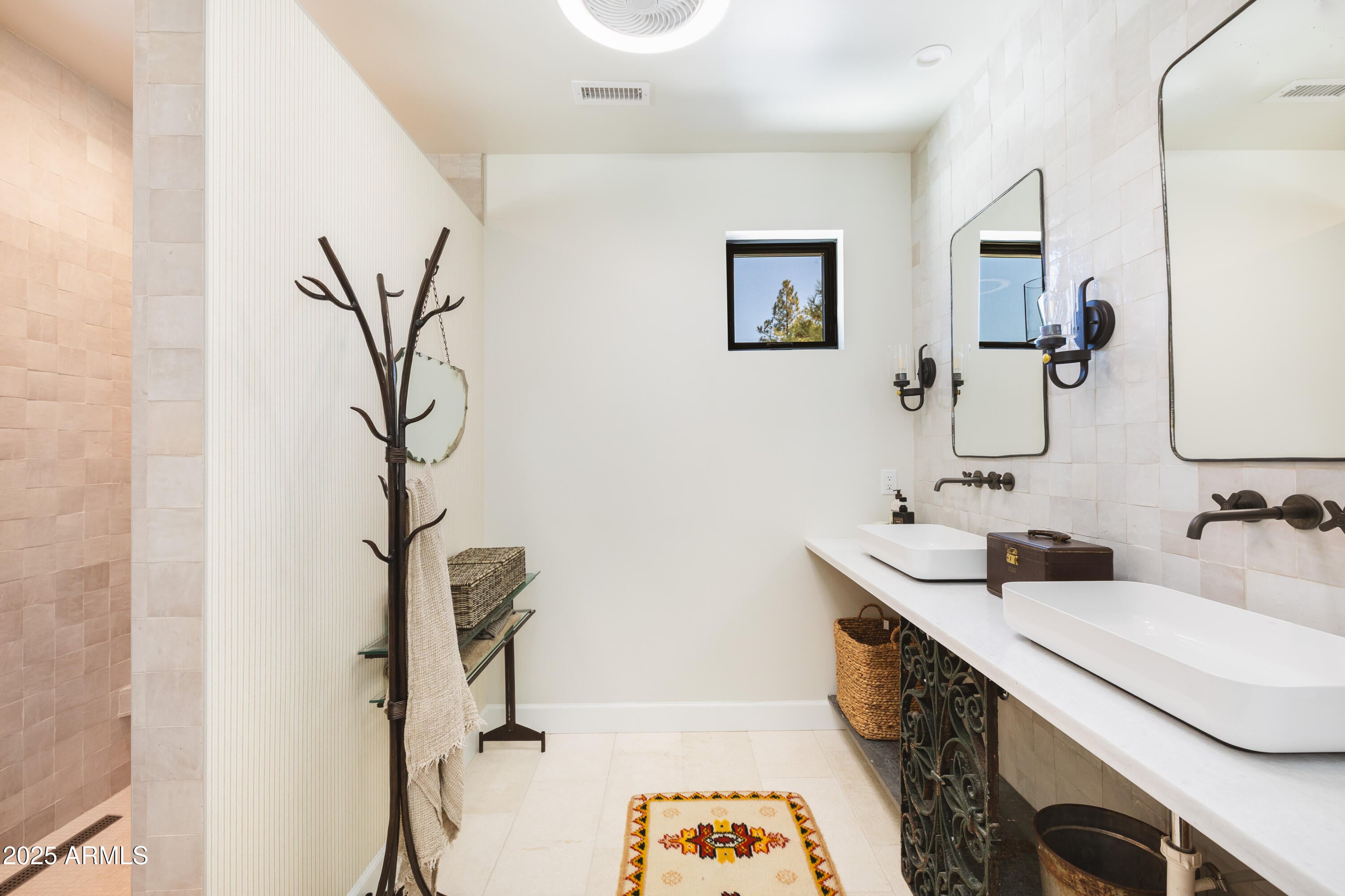 Flagstaff, Arizona, 86004, United States, 4 Bedrooms Bedrooms, ,6 BathroomsBathrooms,Residential,Active,1756417