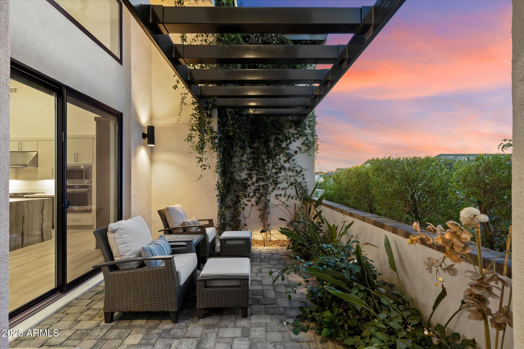 Queen Creek, Arizona, 85142, United States, 3 Bedrooms Bedrooms, ,4 BathroomsBathrooms,Residential,Active,1909837