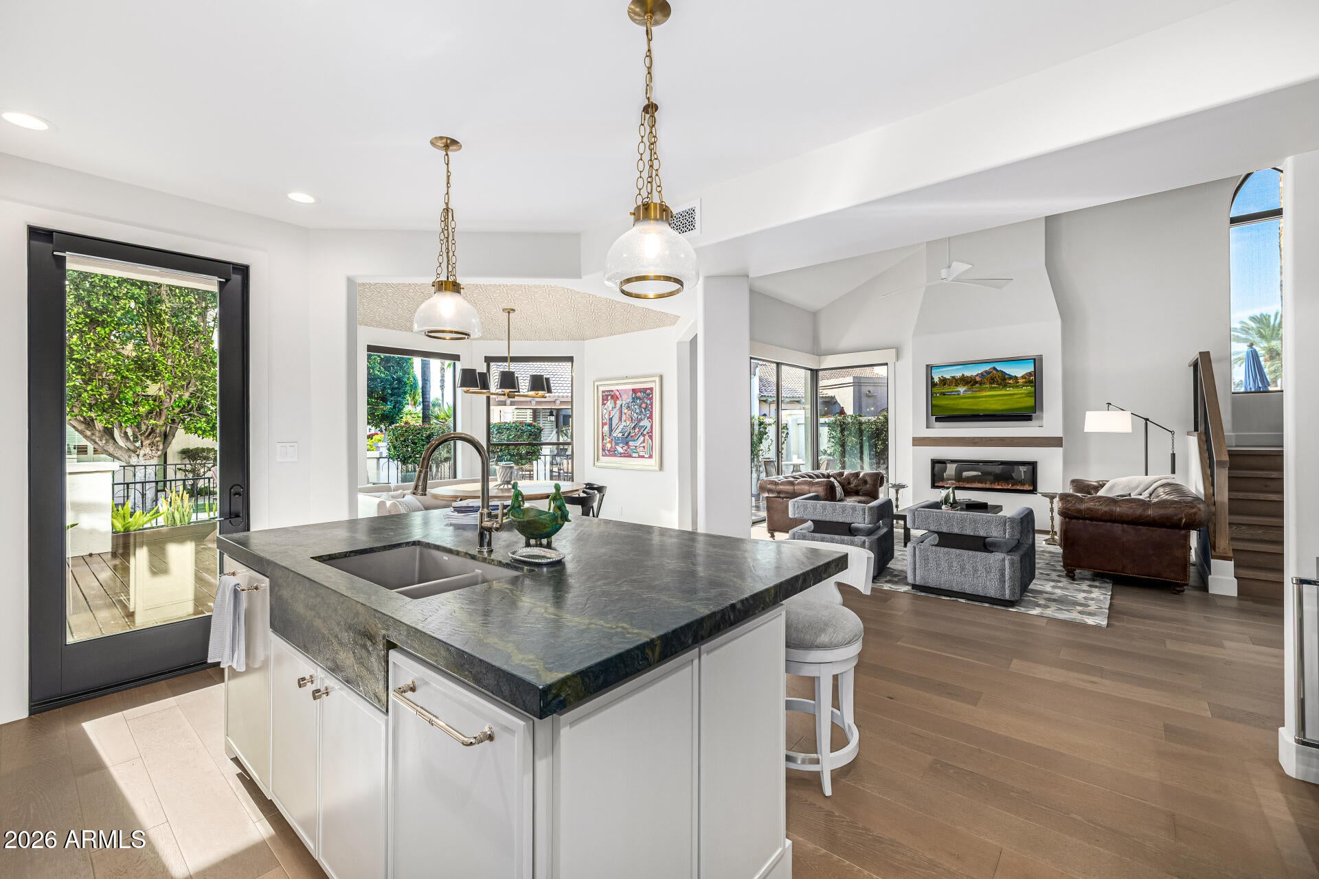 Scottsdale, Arizona, 85258, United States, 3 Bedrooms Bedrooms, ,3 BathroomsBathrooms,Residential,Active,2015441