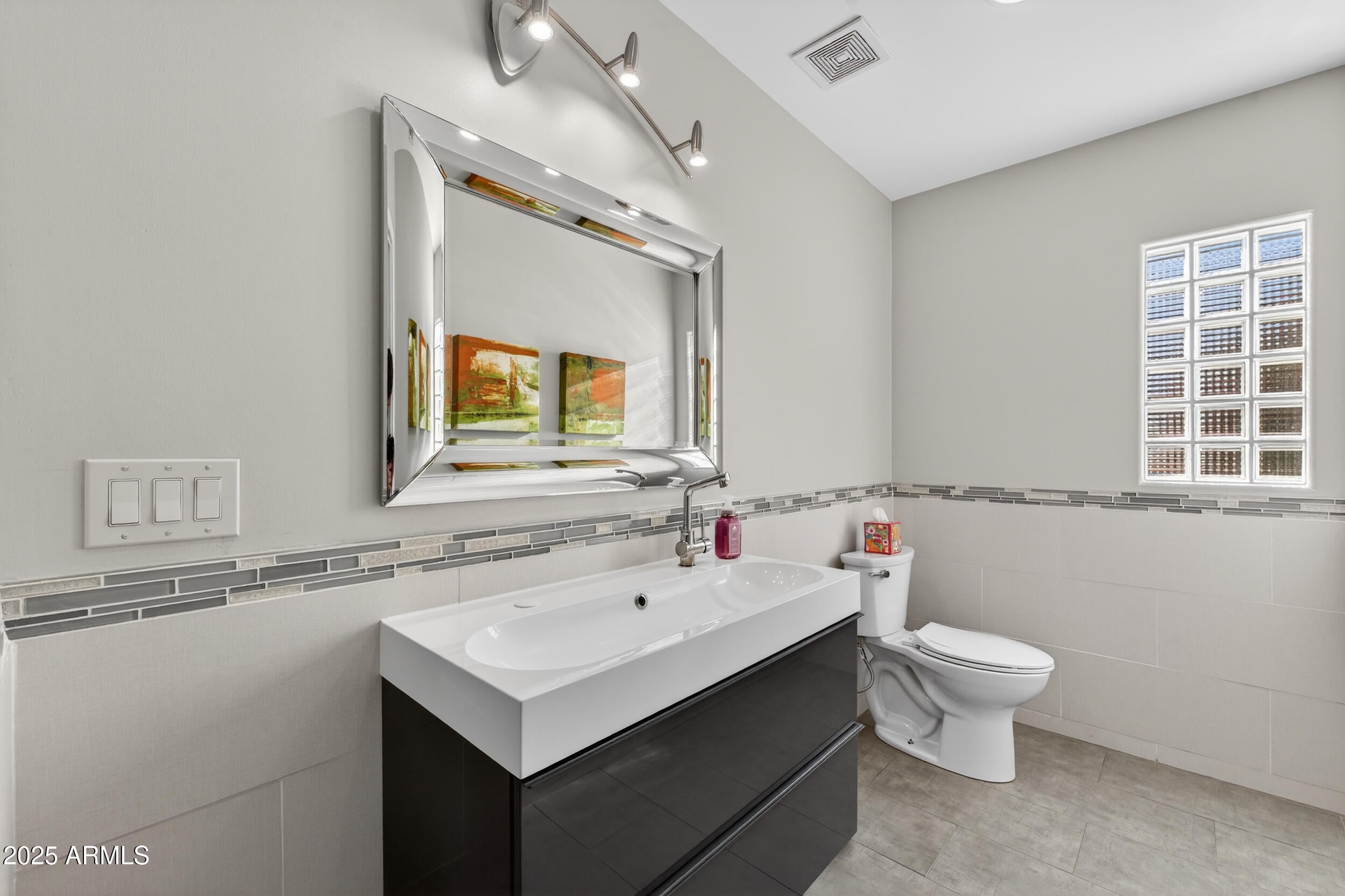 Phoenix, Arizona, 85016, United States, 4 Bedrooms Bedrooms, ,2 BathroomsBathrooms,Residential,Active,2001376