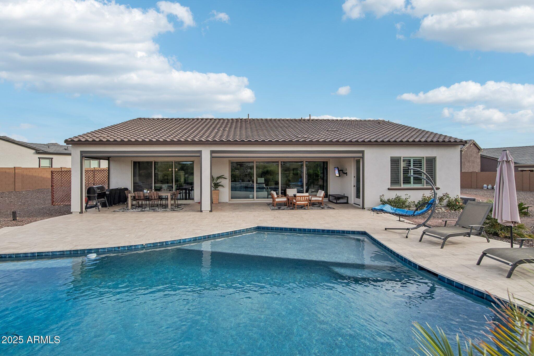 New River, Arizona, 85087, United States, 5 Bedrooms Bedrooms, ,4 BathroomsBathrooms,Residential,Active,1986912