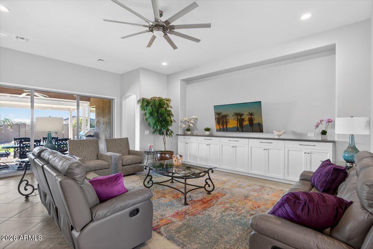 Goodyear, Arizona, 85338, United States, 5 Bedrooms Bedrooms, ,4 BathroomsBathrooms,Residential,Active,2030981