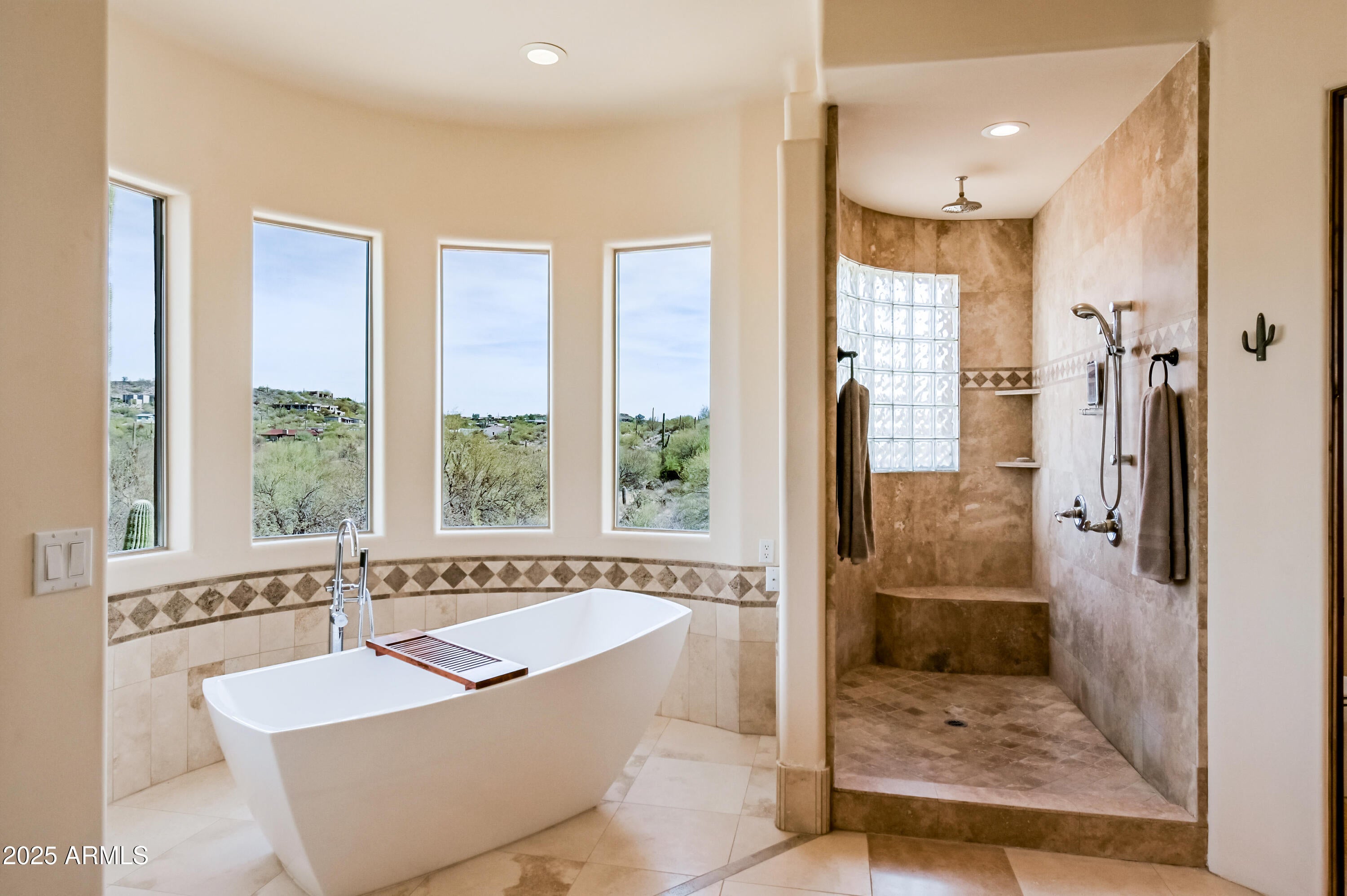 Carefree, Arizona, 85377, United States, 6 Bedrooms Bedrooms, ,7 BathroomsBathrooms,Residential,Active,1735009