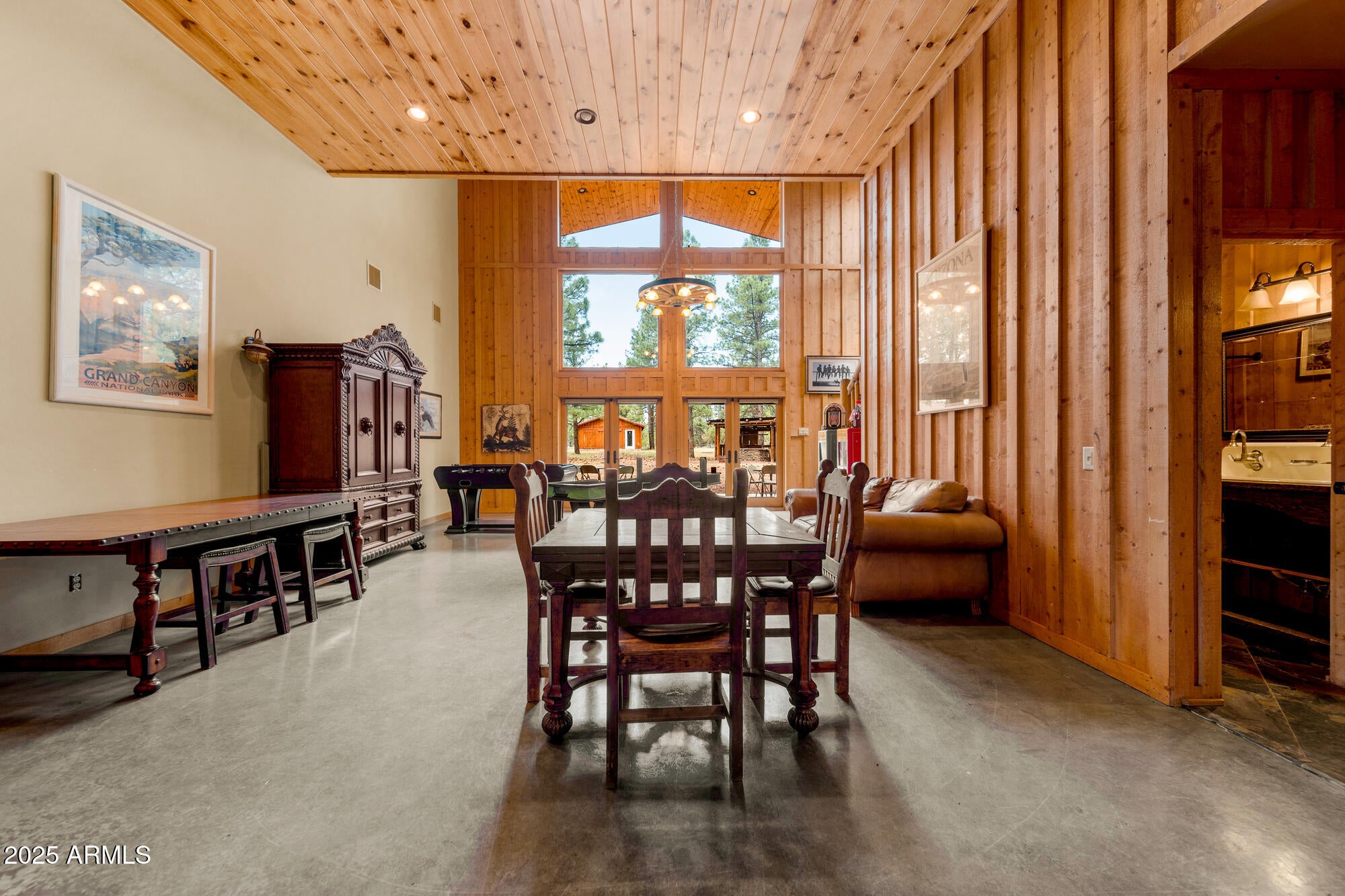 Lakeside, Arizona, 85929, United States, 8 Bedrooms Bedrooms, ,8 BathroomsBathrooms,Residential,Contingent,1996268