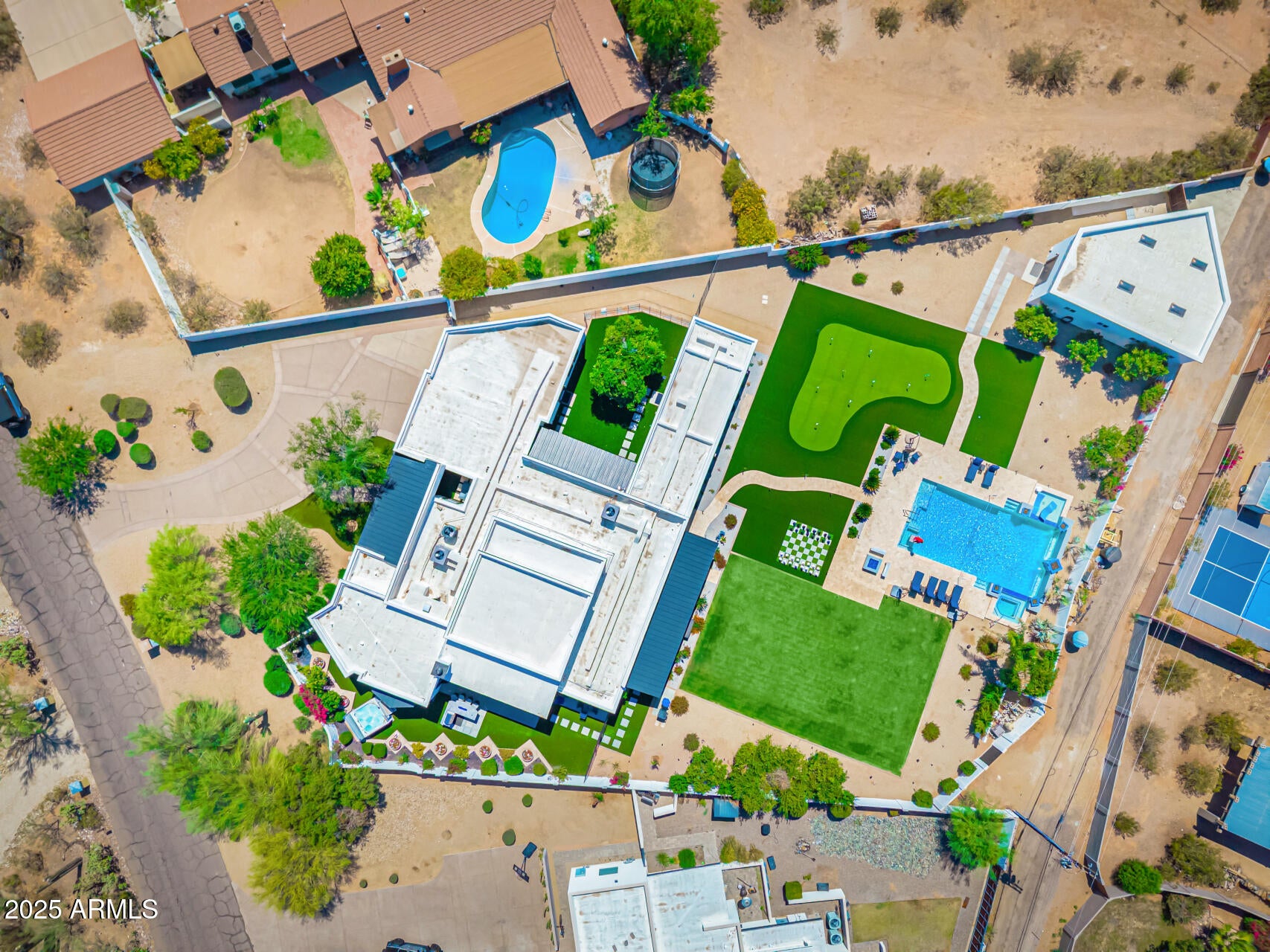 Phoenix, Arizona, 85018, United States, 4 Bedrooms Bedrooms, ,5 BathroomsBathrooms,Residential,Active,1968090