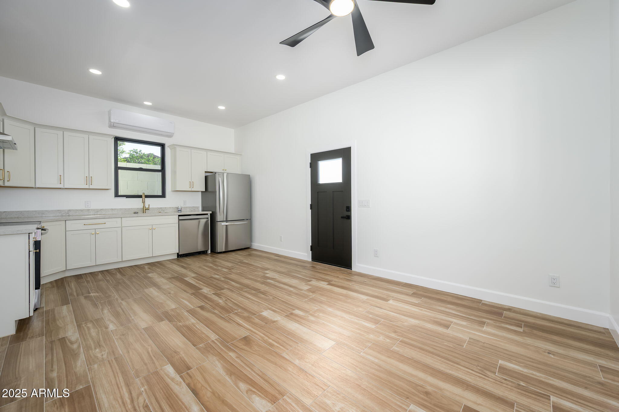 Mesa, Arizona, 85215, United States, 5 Bedrooms Bedrooms, ,6 BathroomsBathrooms,Residential,Active,2007302