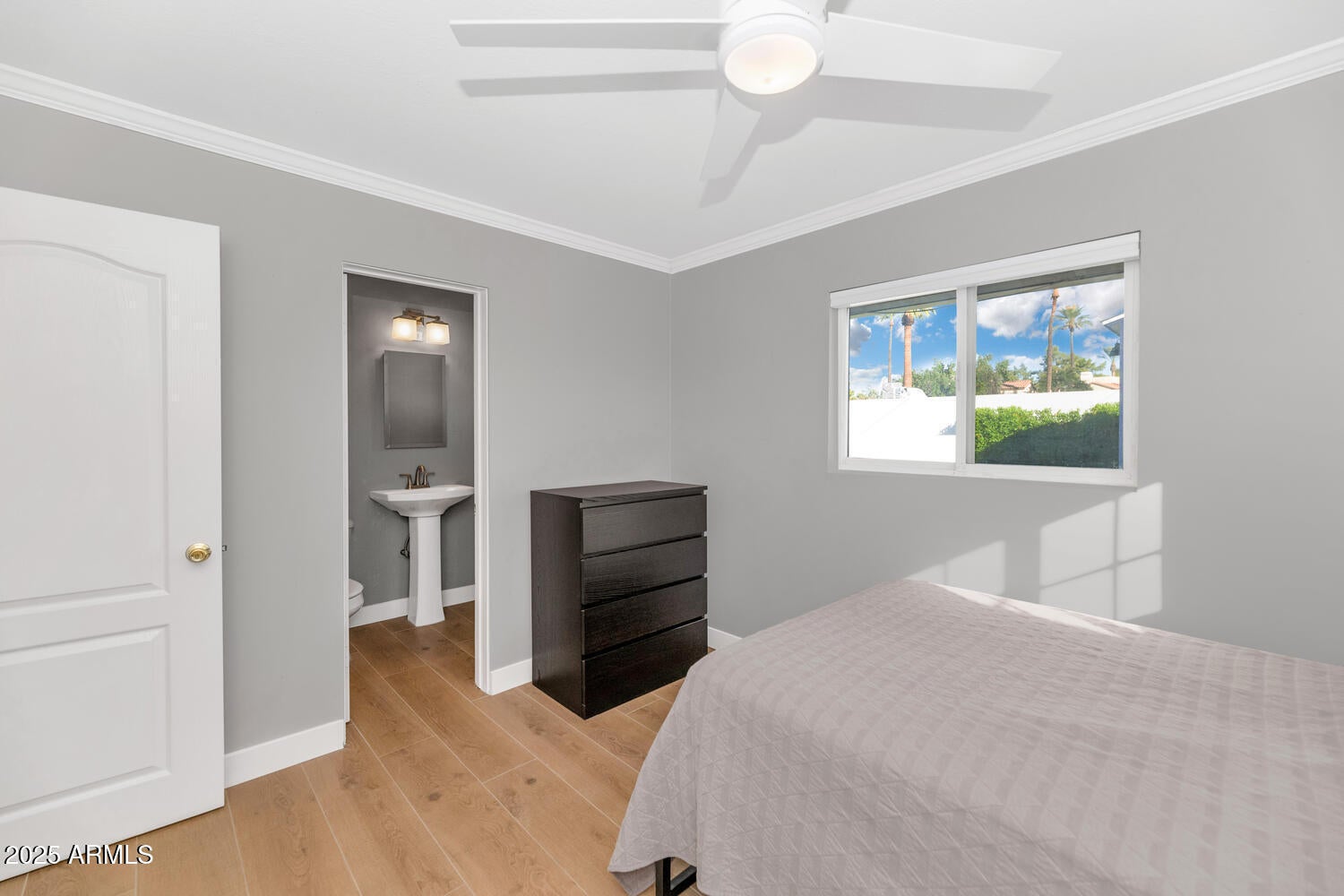 Phoenix, Arizona, 85018, United States, 4 Bedrooms Bedrooms, ,3 BathroomsBathrooms,Residential,Active,1990035