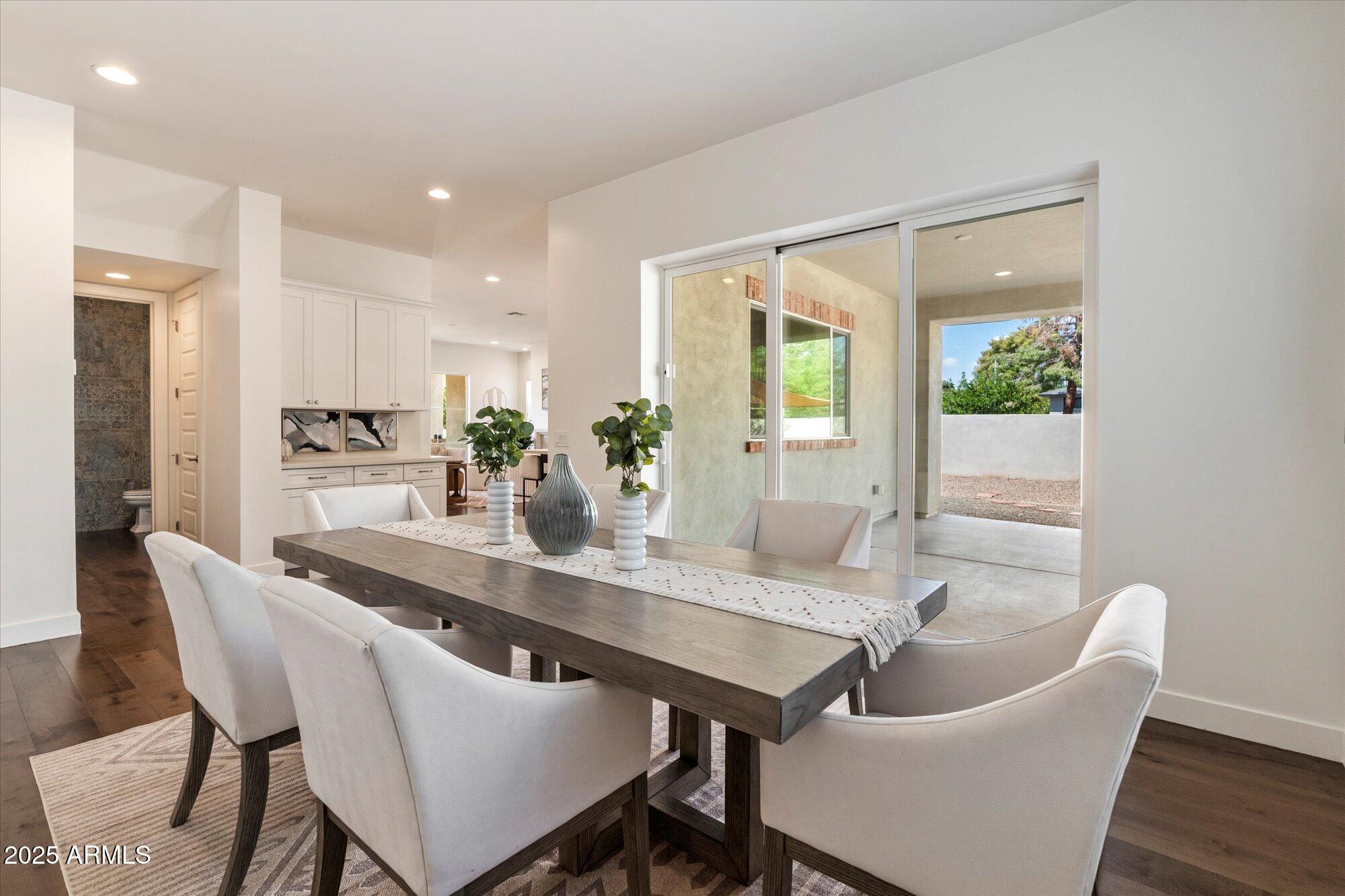 Phoenix, Arizona, 85021, United States, 4 Bedrooms Bedrooms, ,5 BathroomsBathrooms,Residential,Active,1929685