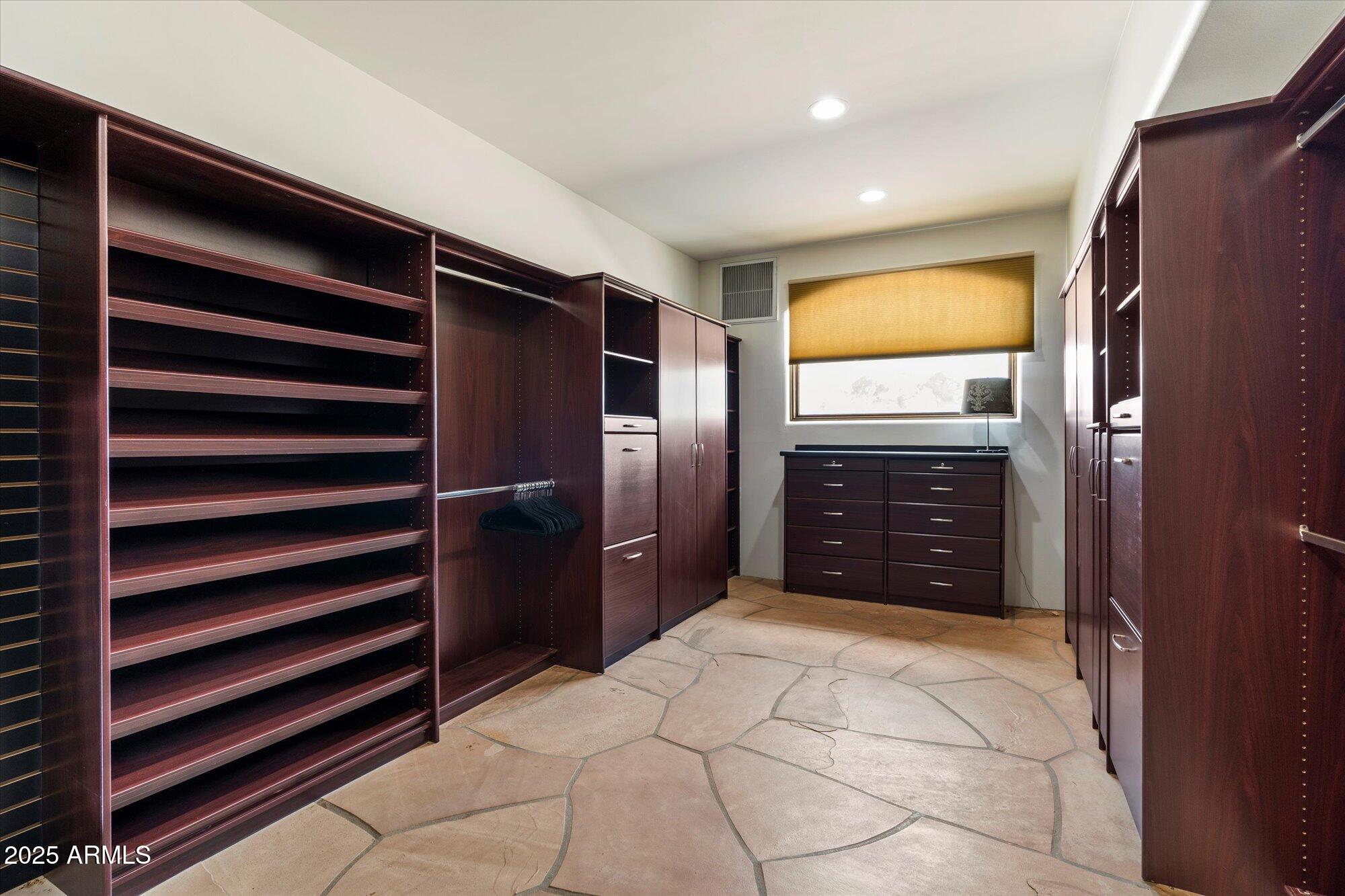 Paradise Valley, Arizona, 85253, United States, 6 Bedrooms Bedrooms, ,7 BathroomsBathrooms,Residential,Active,1946519