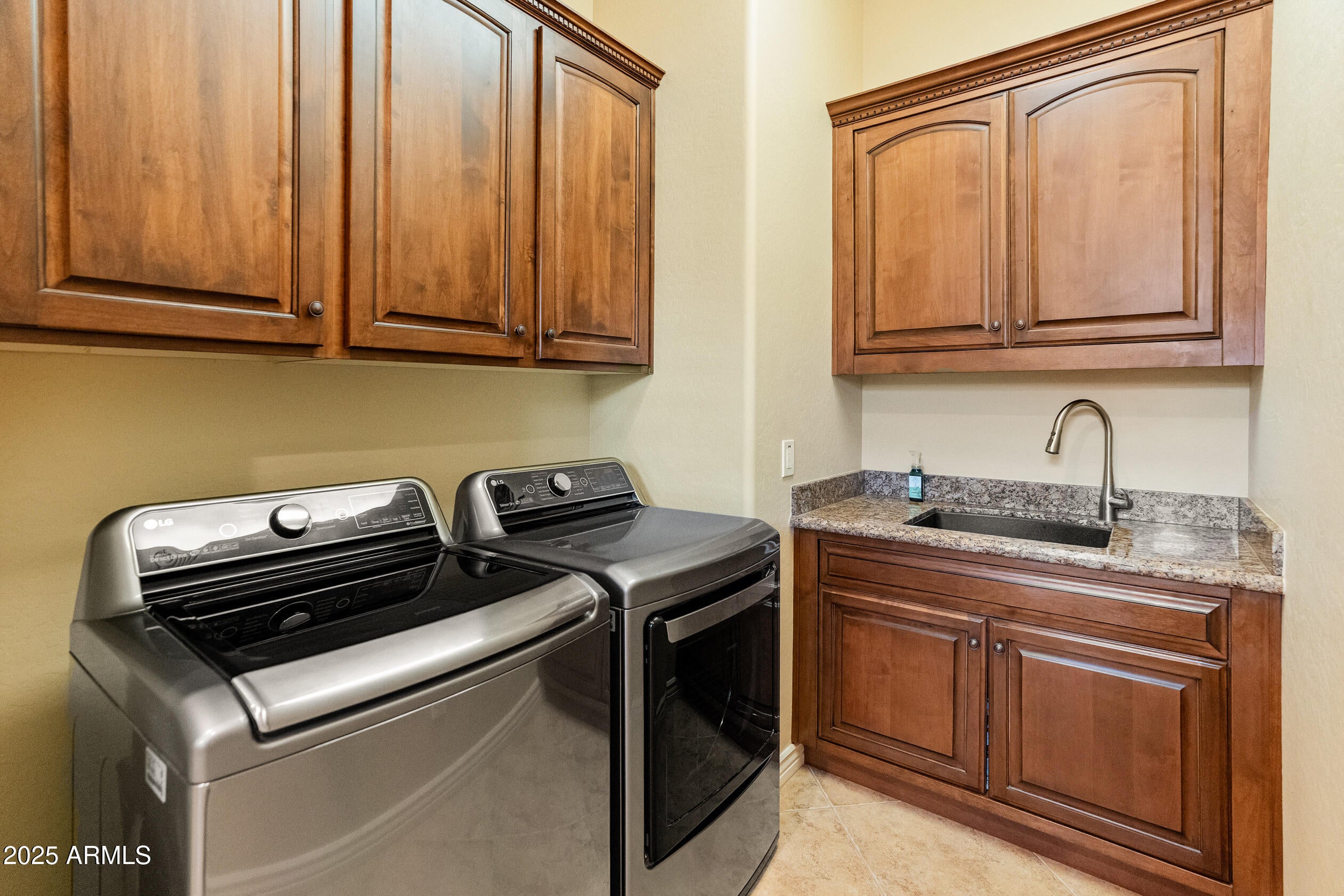 Peoria, Arizona, 85383, United States, 3 Bedrooms Bedrooms, ,4 BathroomsBathrooms,Residential,Active,2012903