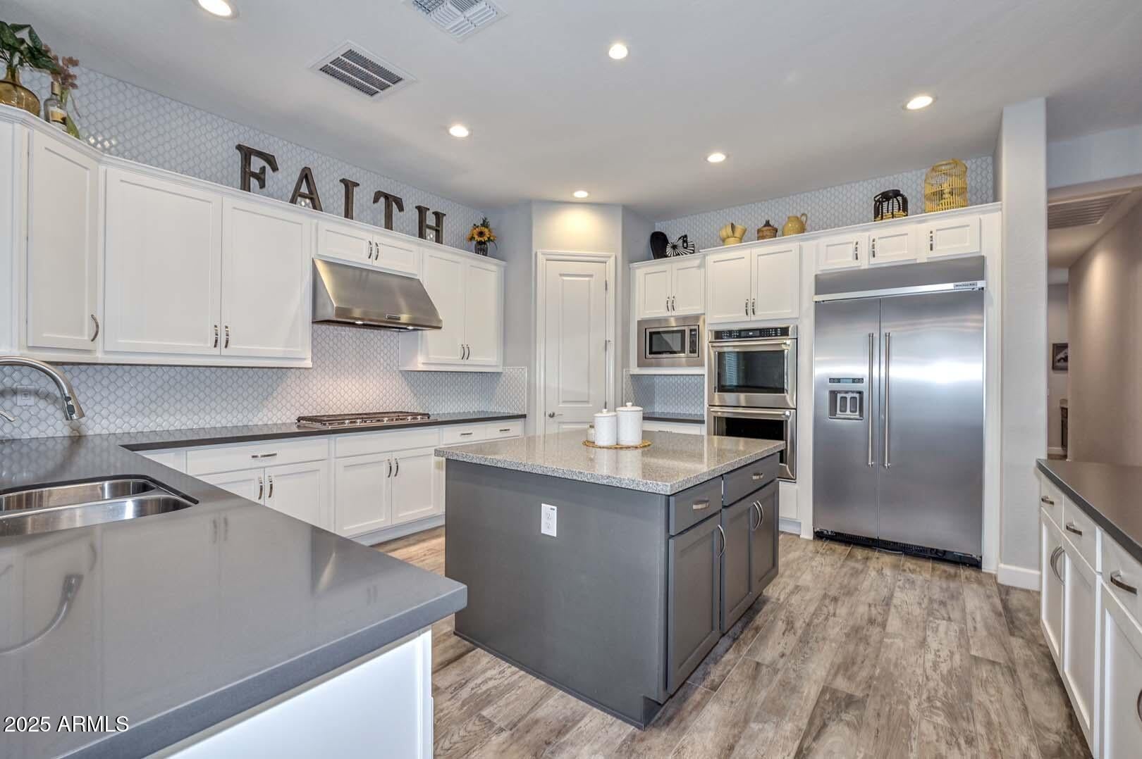 Cave Creek, Arizona, 85331, United States, 4 Bedrooms Bedrooms, ,4 BathroomsBathrooms,Residential,Active,1969643