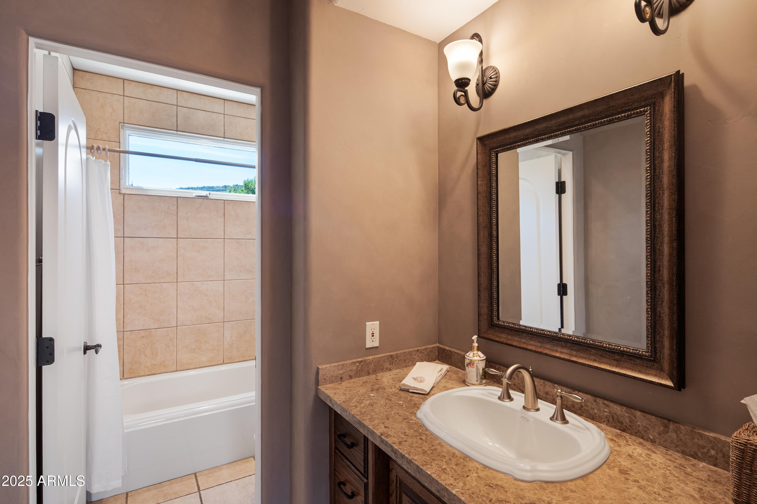 Sedona, Arizona, 86351, United States, 3 Bedrooms Bedrooms, ,3 BathroomsBathrooms,Residential,Active,1926904