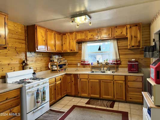 901 PRAIRIE AVE, WINSLOW, AZ 86047 - Image 1