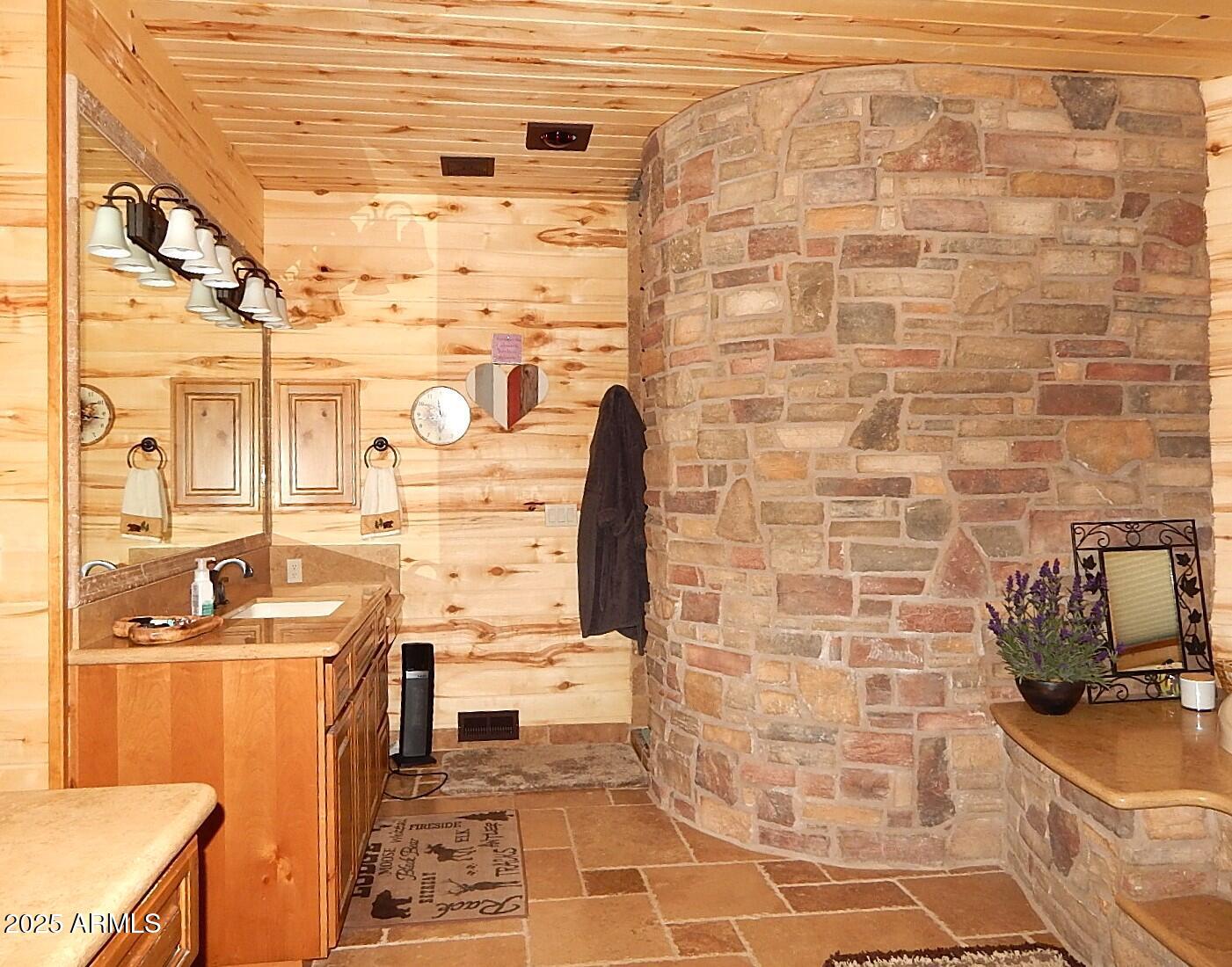 Forest Lakes, Arizona, 85931, United States, 4 Bedrooms Bedrooms, ,4 BathroomsBathrooms,Residential,Active,1771475