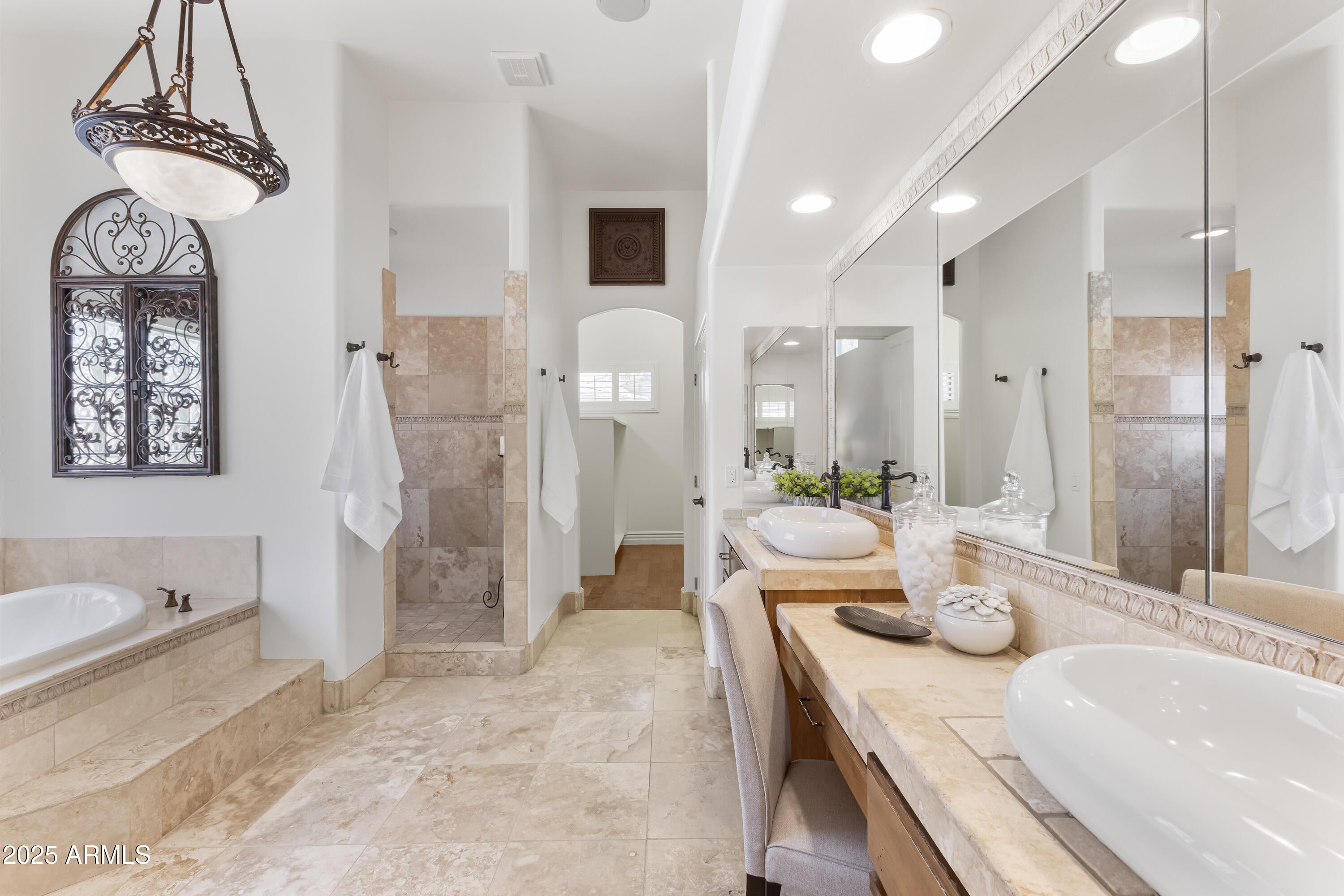 Scottsdale, Arizona, 85260, United States, 5 Bedrooms Bedrooms, ,5 BathroomsBathrooms,Residential,Active,1941373