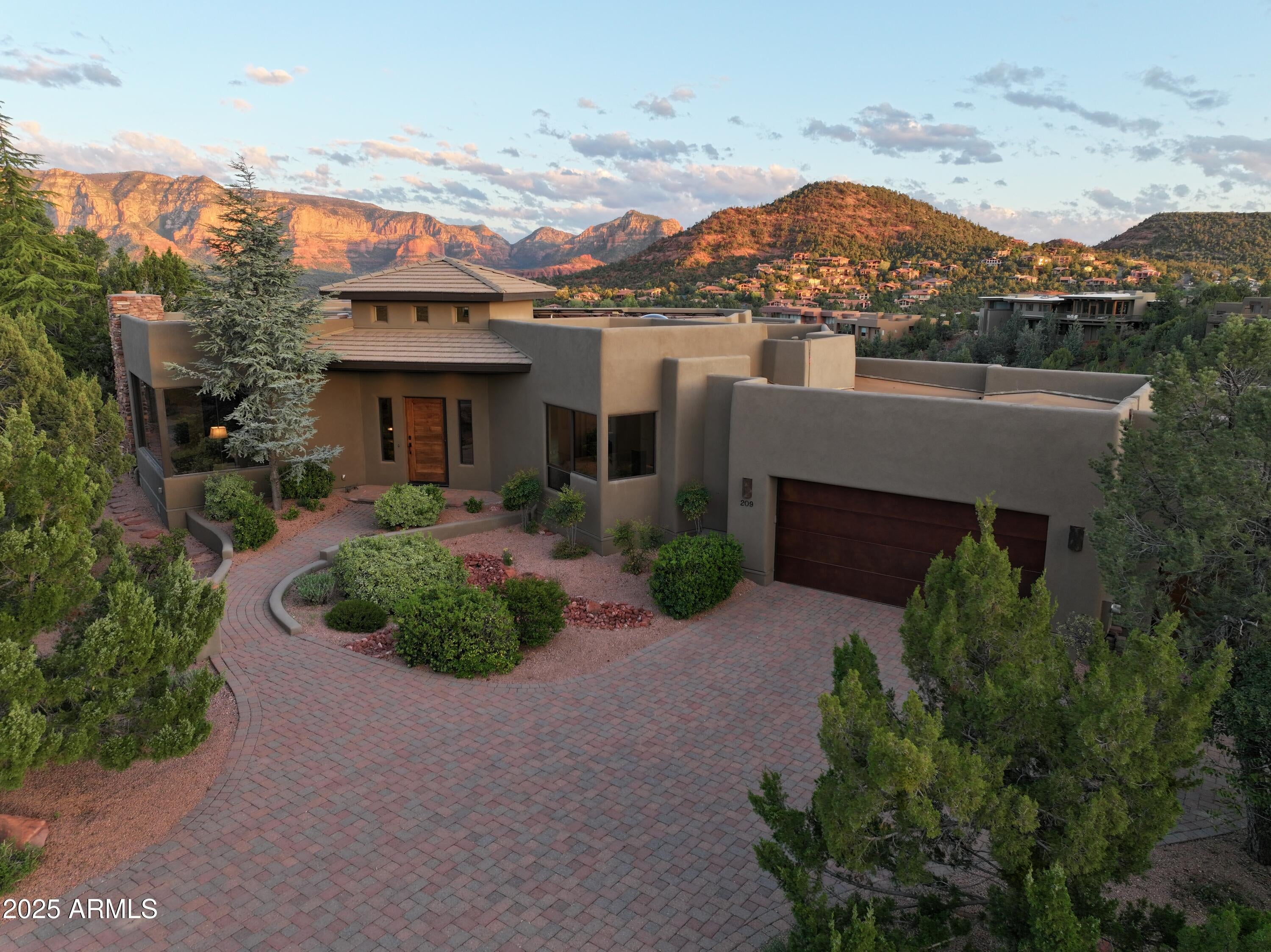 Sedona, Arizona, 86336, United States, 3 Bedrooms Bedrooms, ,4 BathroomsBathrooms,Residential,Active,1971787