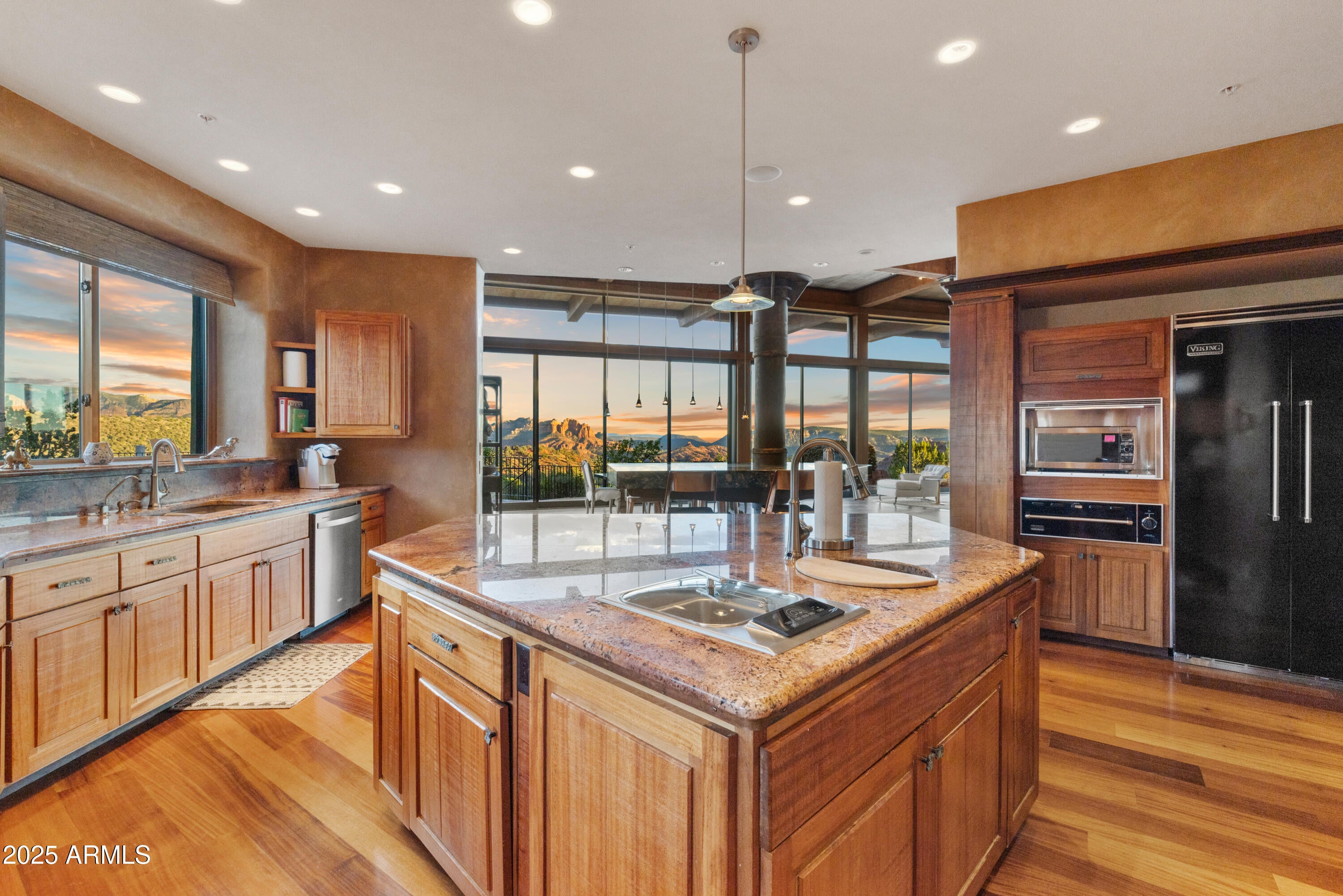 Sedona, Arizona, 86336, United States, 3 Bedrooms Bedrooms, ,6 BathroomsBathrooms,Residential,Active,1944279