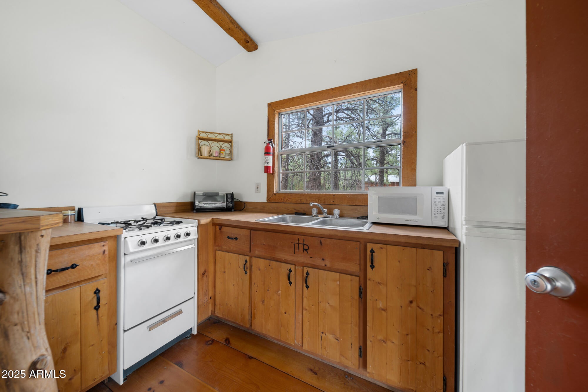 Lakeside, Arizona, 85929, United States, 8 Bedrooms Bedrooms, ,8 BathroomsBathrooms,Residential,Contingent,1996268