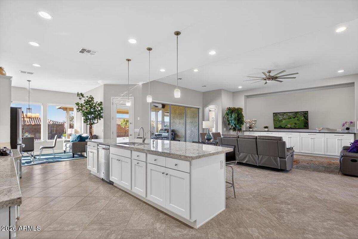 Goodyear, Arizona, 85338, United States, 5 Bedrooms Bedrooms, ,4 BathroomsBathrooms,Residential,Active,2030981