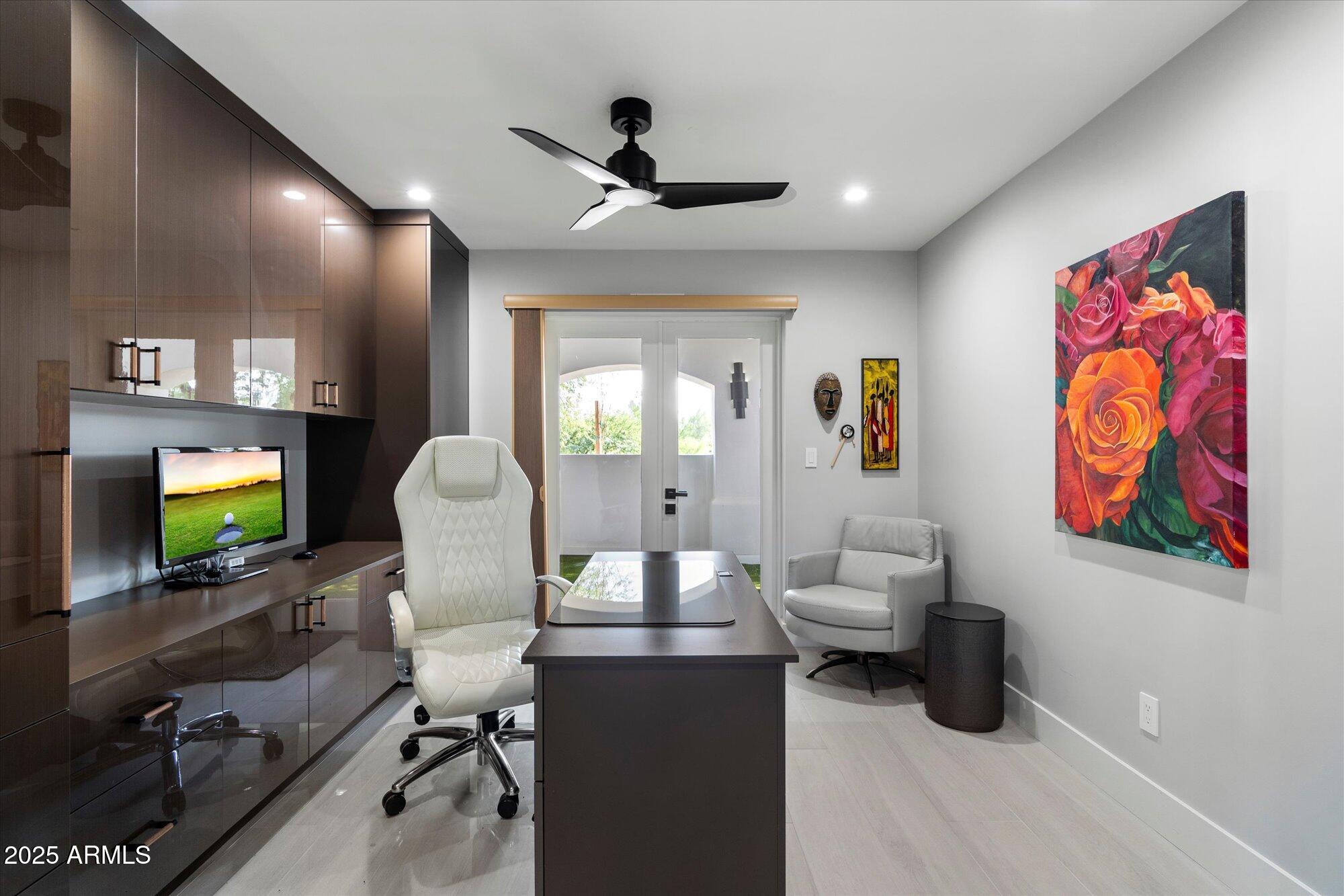 Phoenix, Arizona, 85018, United States, 4 Bedrooms Bedrooms, ,5 BathroomsBathrooms,Residential,Active,1968090