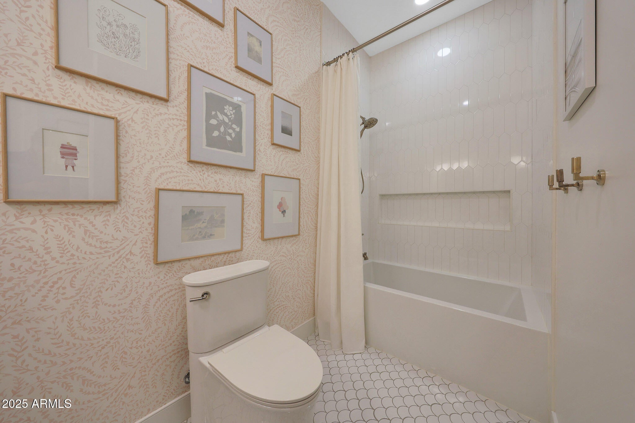 Scottsdale, Arizona, 85255, United States, 4 Bedrooms Bedrooms, ,3 BathroomsBathrooms,Residential,Active,1922308