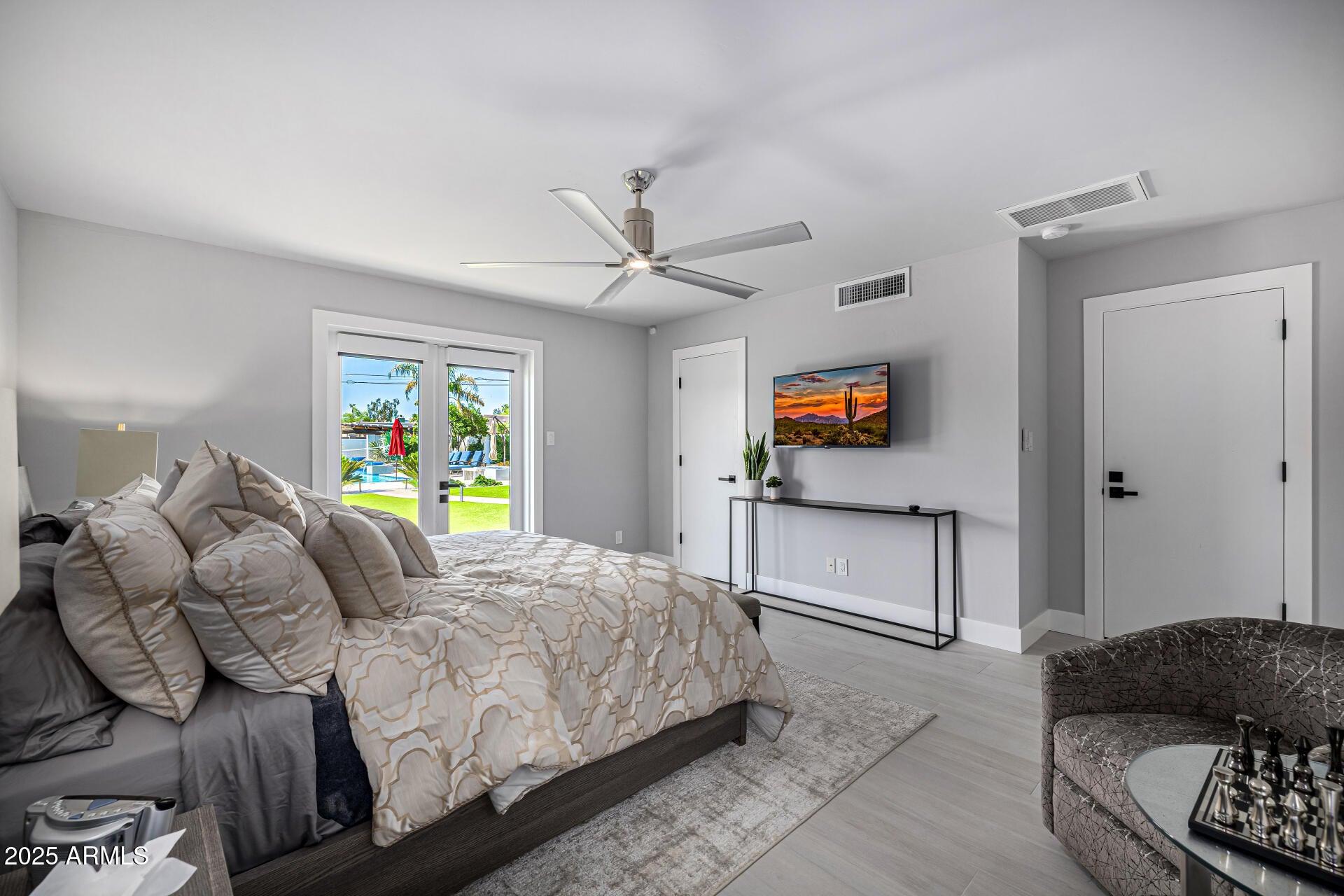 Phoenix, Arizona, 85018, United States, 4 Bedrooms Bedrooms, ,5 BathroomsBathrooms,Residential,Active,1968090