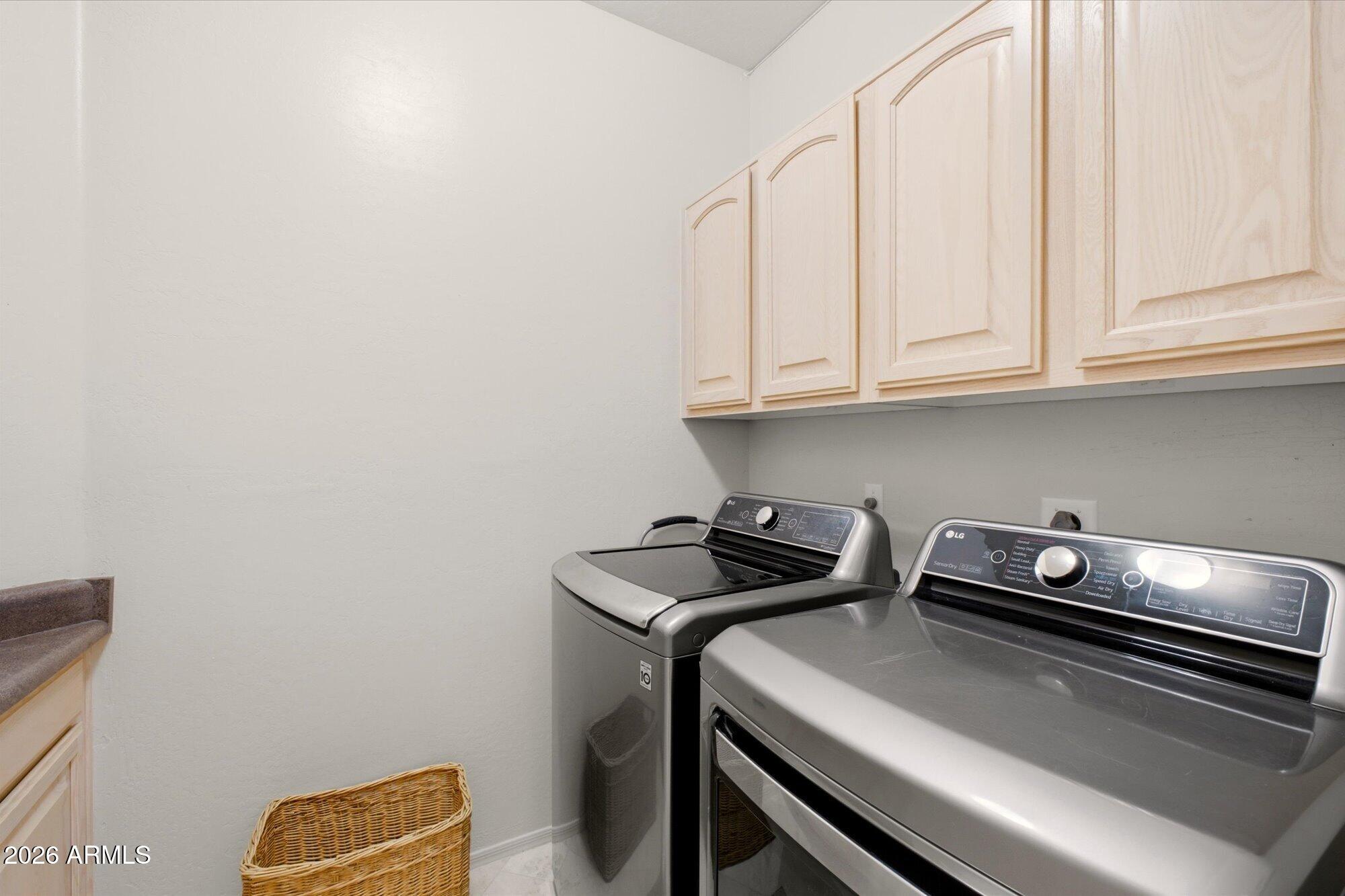 Scottsdale, Arizona, 85255, United States, 5 Bedrooms Bedrooms, ,3 BathroomsBathrooms,Residential,Contingent,2028545