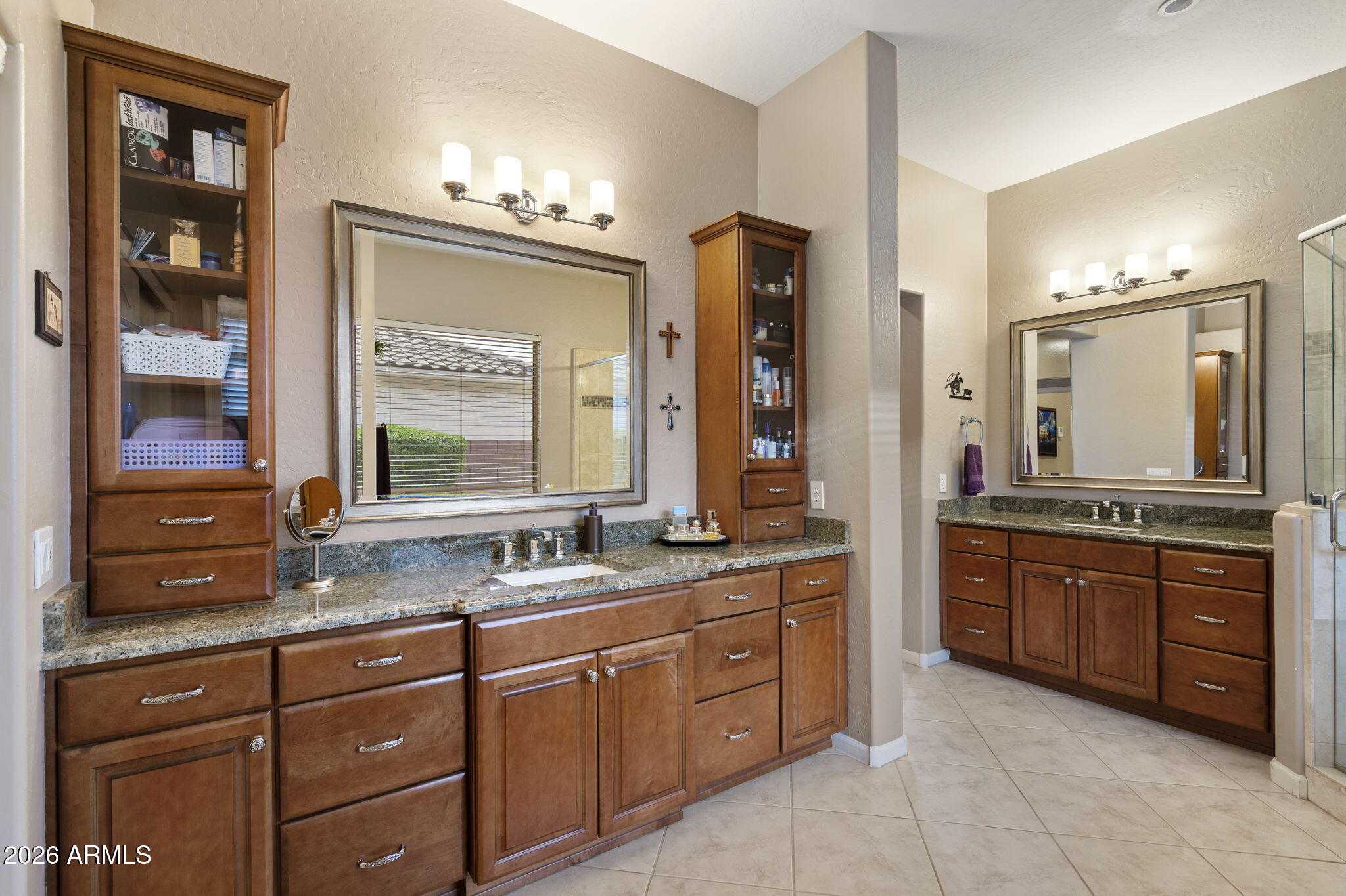 Phoenix, Arizona, 85054, United States, 3 Bedrooms Bedrooms, ,2 BathroomsBathrooms,Residential,Active,2013936