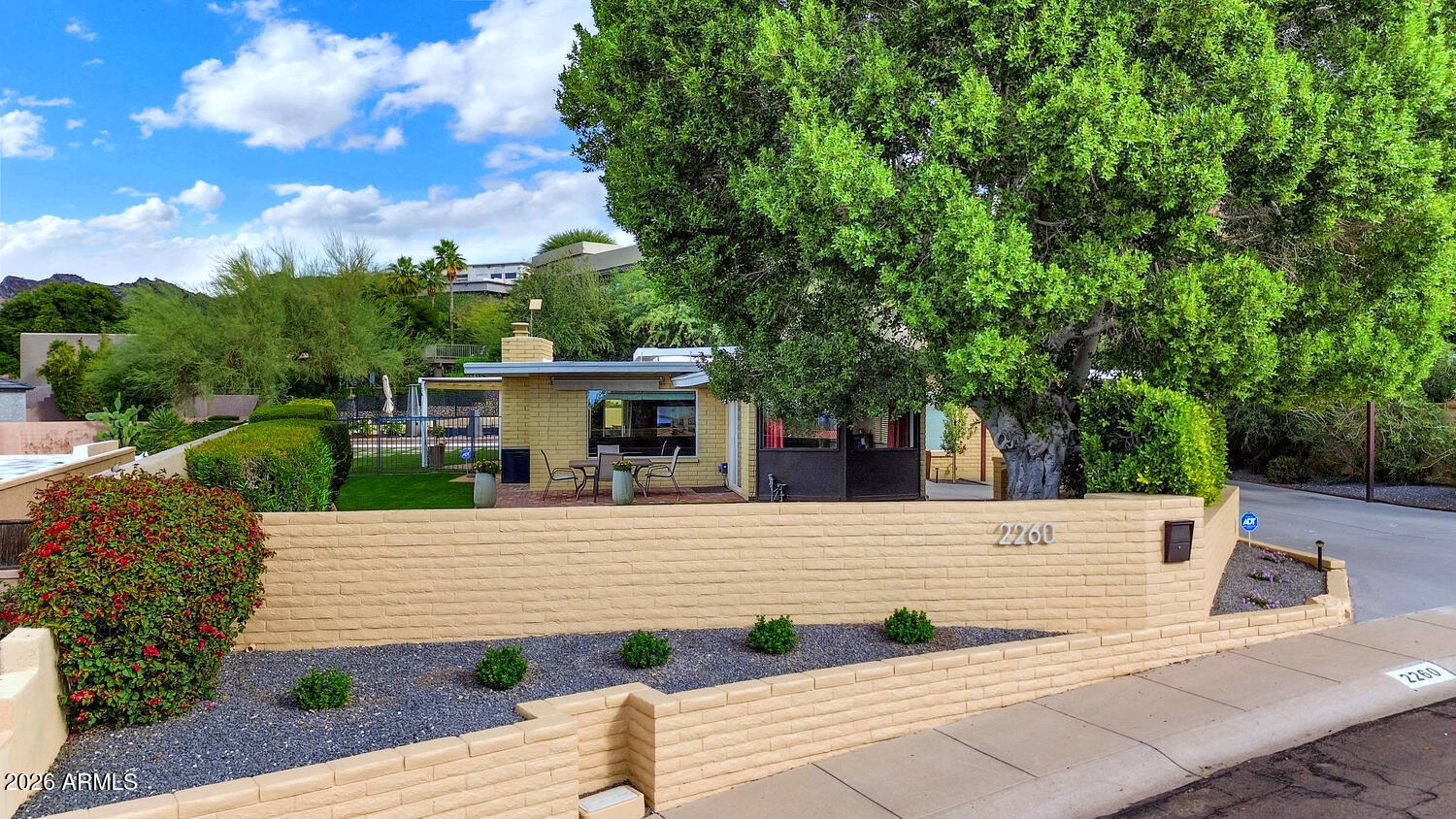 Phoenix, Arizona, 85020, United States, 2 Bedrooms Bedrooms, ,2 BathroomsBathrooms,Residential,Active,2012213