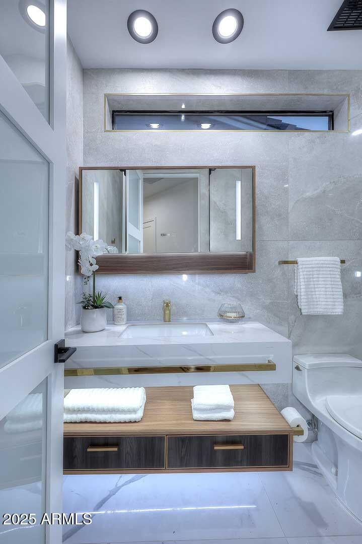 Scottsdale, Arizona, 85260, United States, 3 Bedrooms Bedrooms, ,3 BathroomsBathrooms,Residential,Active,1944086