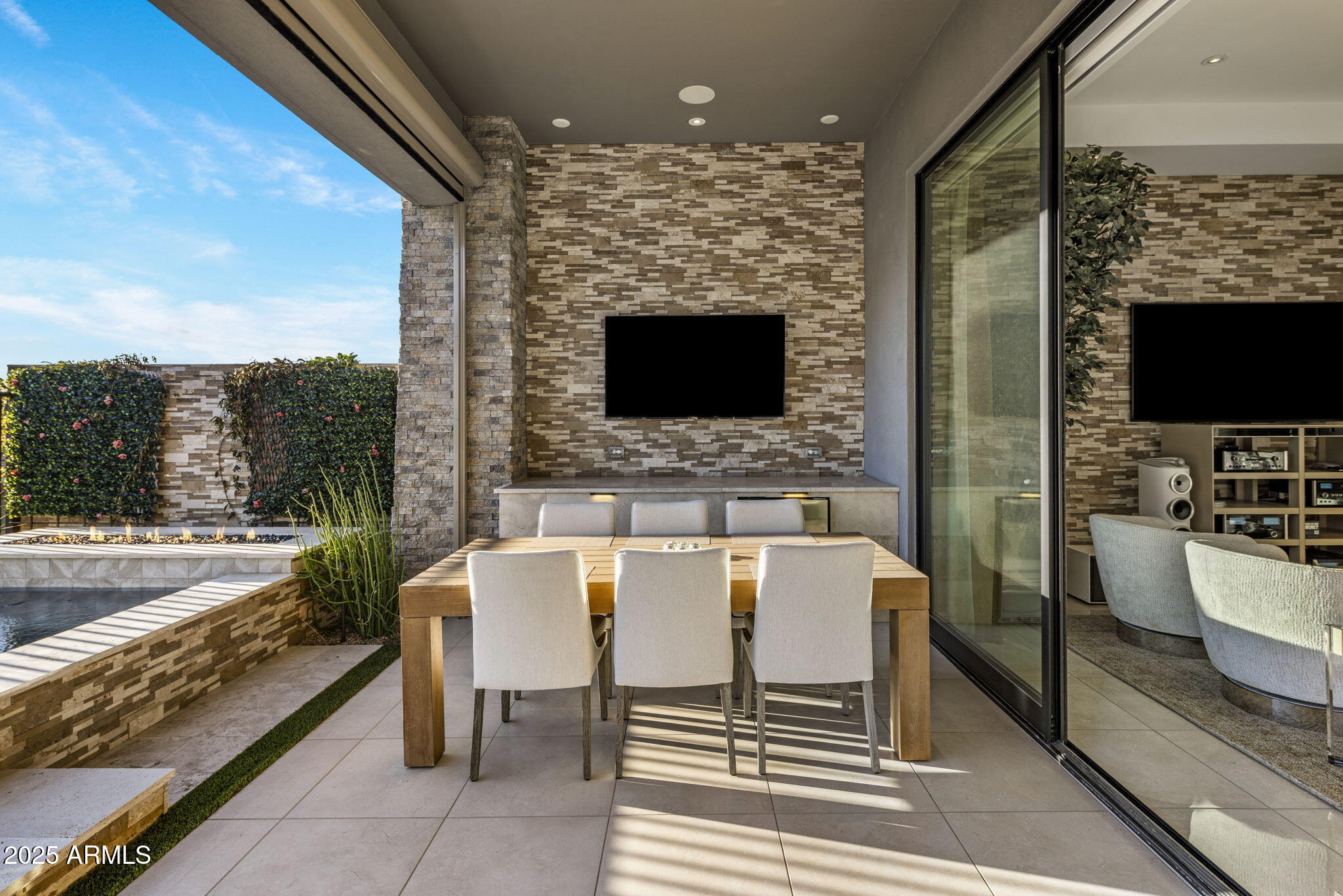 Scottsdale, Arizona, 85255, United States, 2 Bedrooms Bedrooms, ,3 BathroomsBathrooms,Residential,Active,1952594