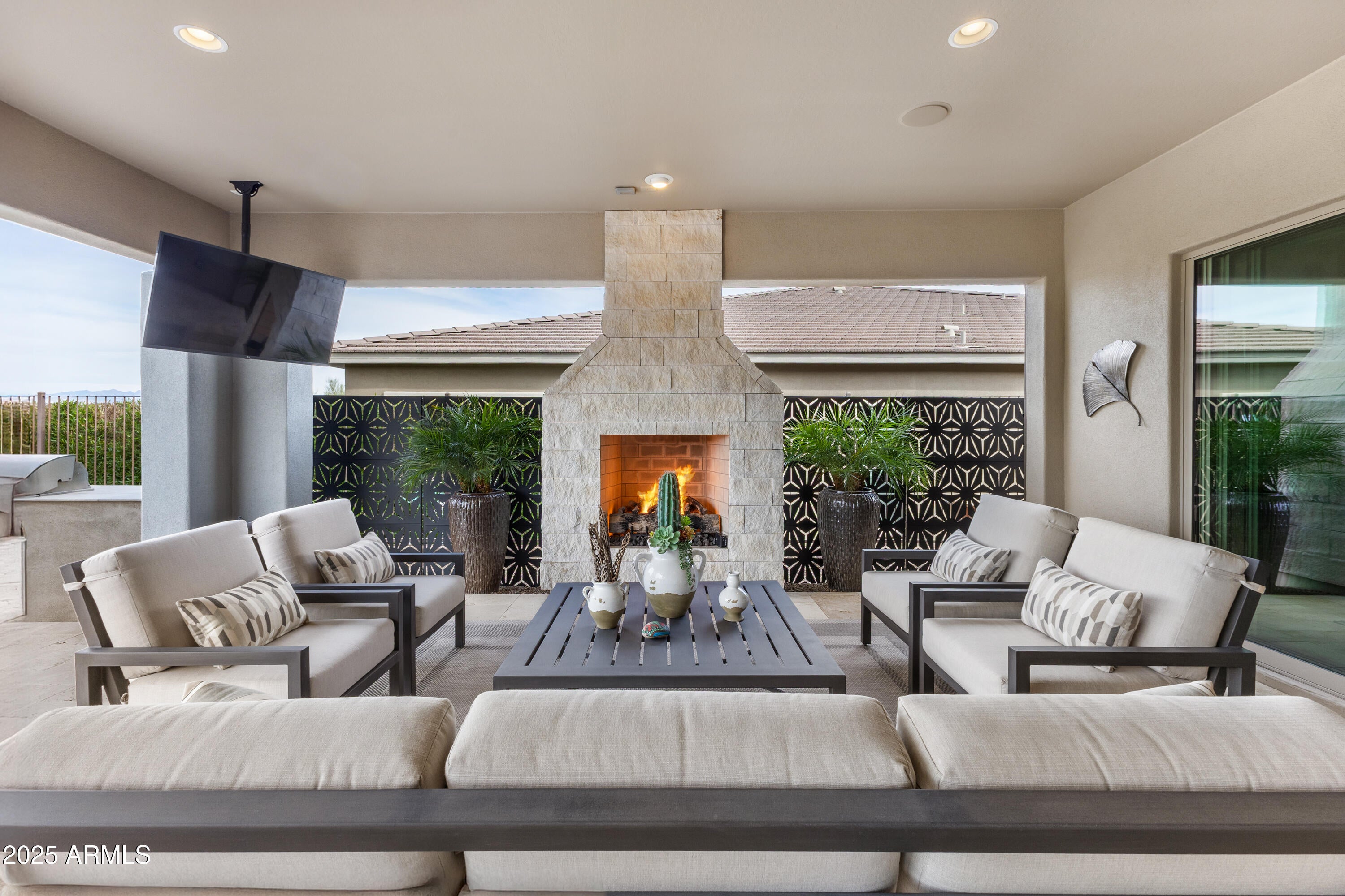 Rio Verde, Arizona, 85263, United States, 3 Bedrooms Bedrooms, ,4 BathroomsBathrooms,Residential,Contingent,2008339