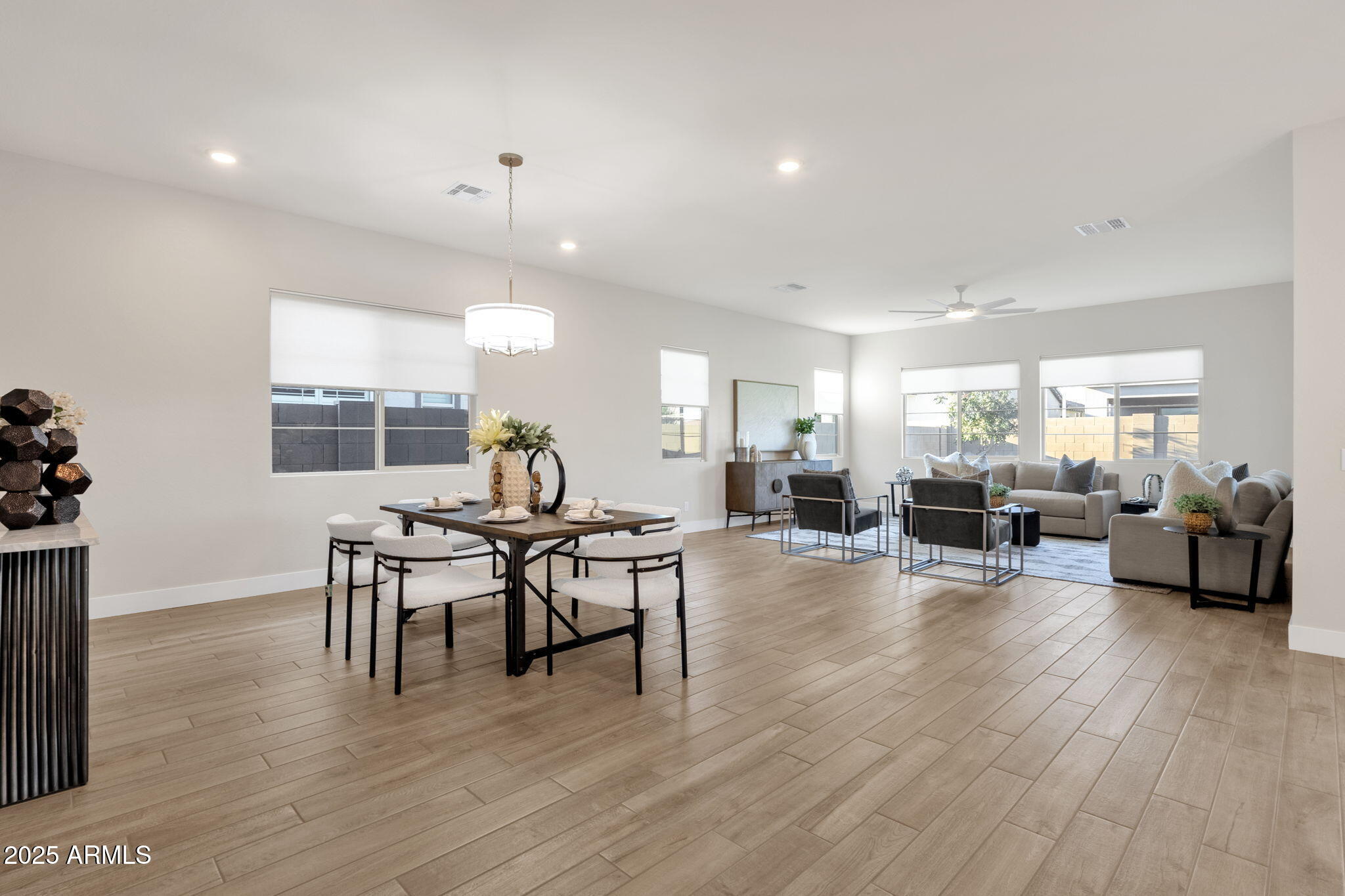 Gilbert, Arizona, 85298, United States, 5 Bedrooms Bedrooms, ,4 BathroomsBathrooms,Residential,Pending,1998605