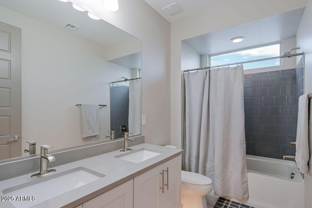 Phoenix, Arizona, 85050, United States, 4 Bedrooms Bedrooms, ,4 BathroomsBathrooms,Residential,Active,1945861